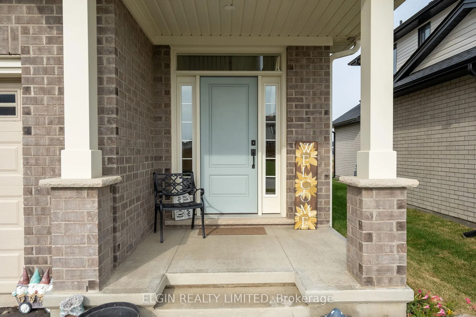 Photo 3 of 5 Dunning Way, St. Thomas — HOMEH