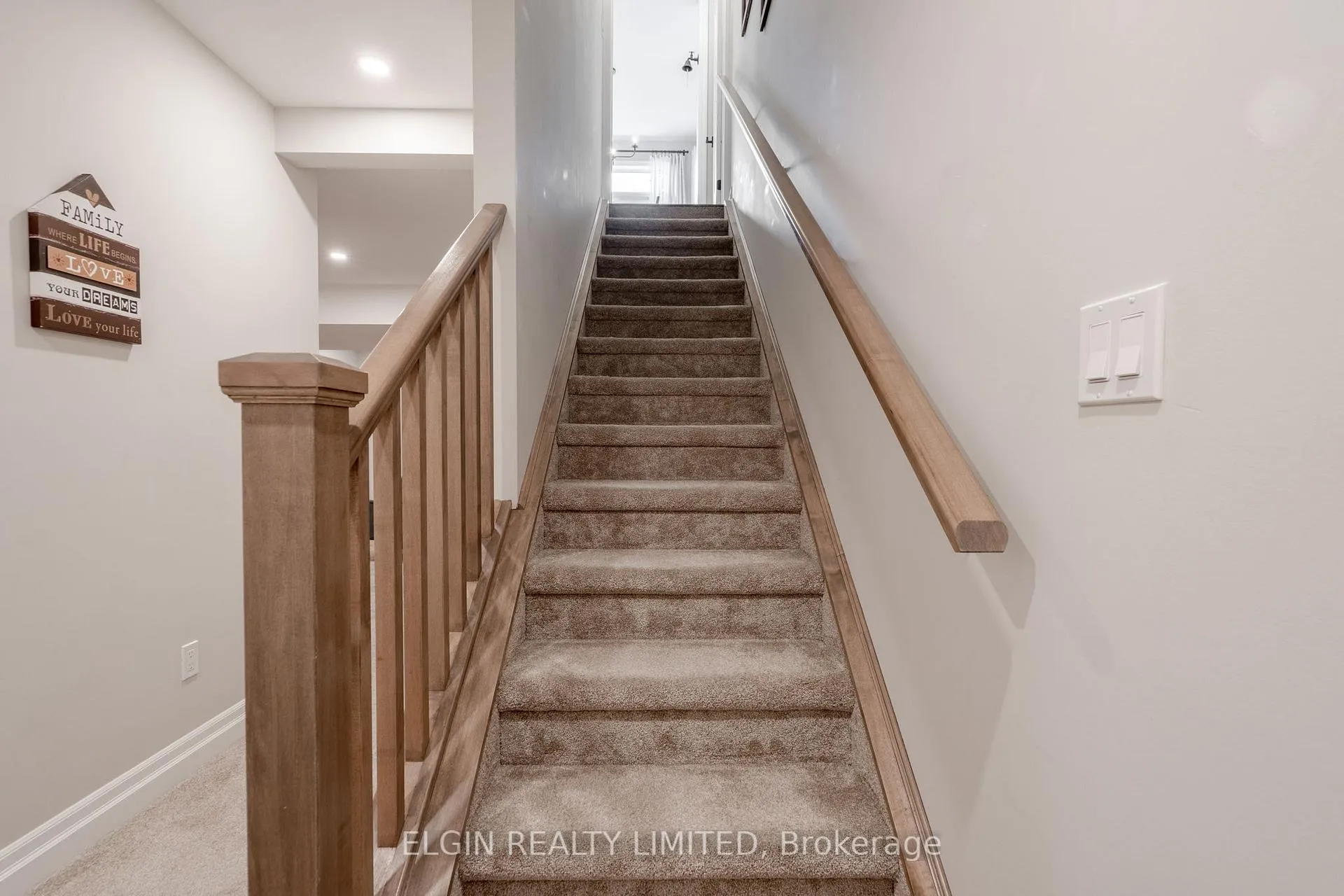 Photo 33 of 5 Dunning Way, St. Thomas — HOMEH