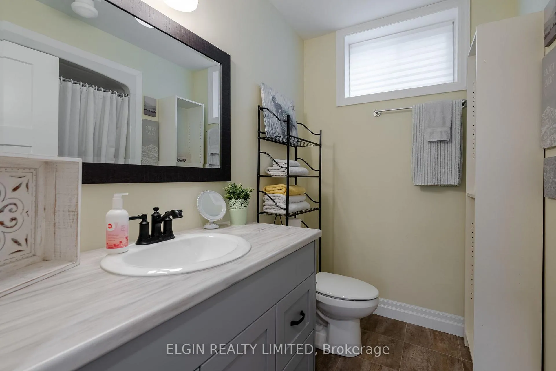 Photo 37 of 5 Dunning Way, St. Thomas — HOMEH