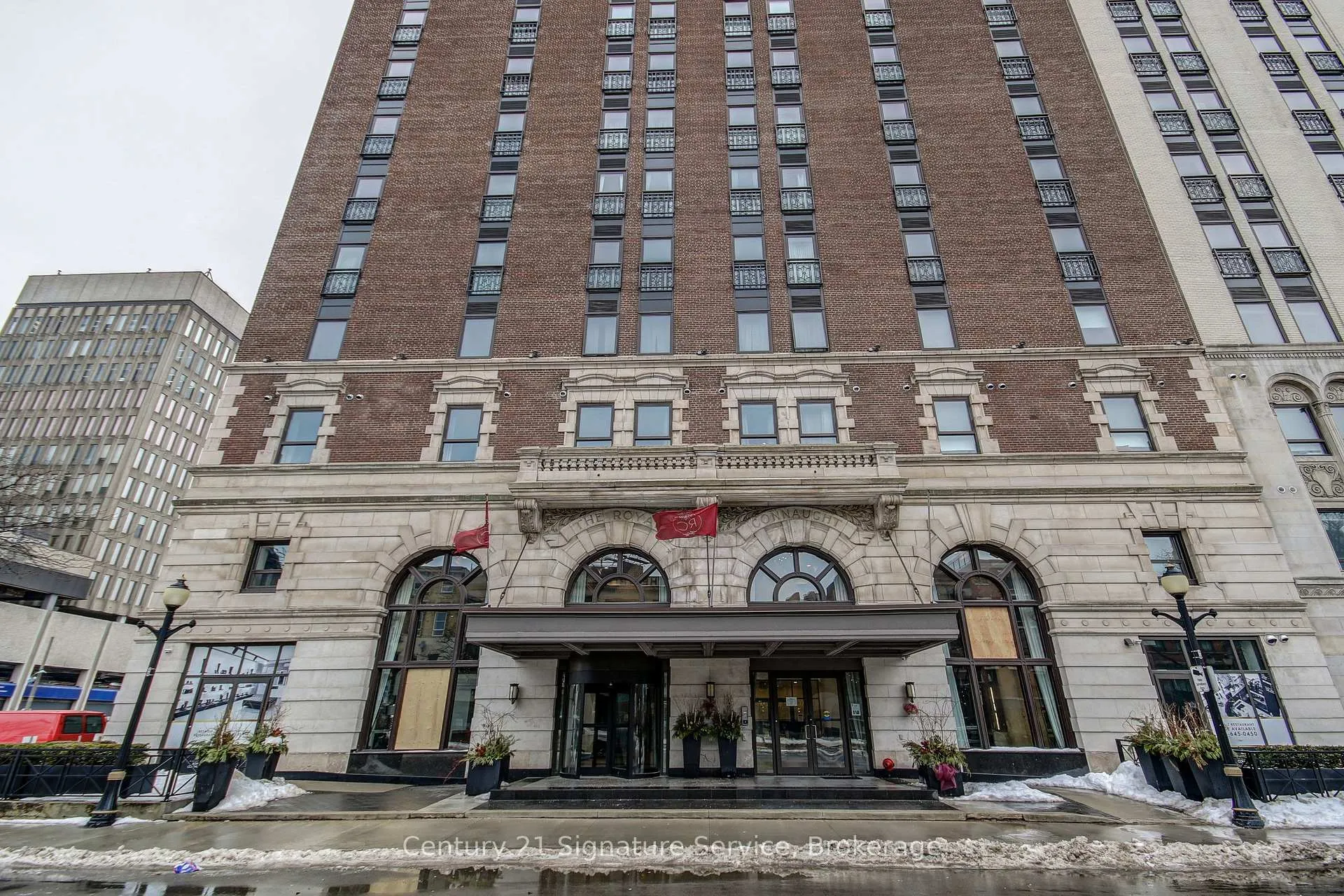 Front of Unit LPH16, 118 King Street