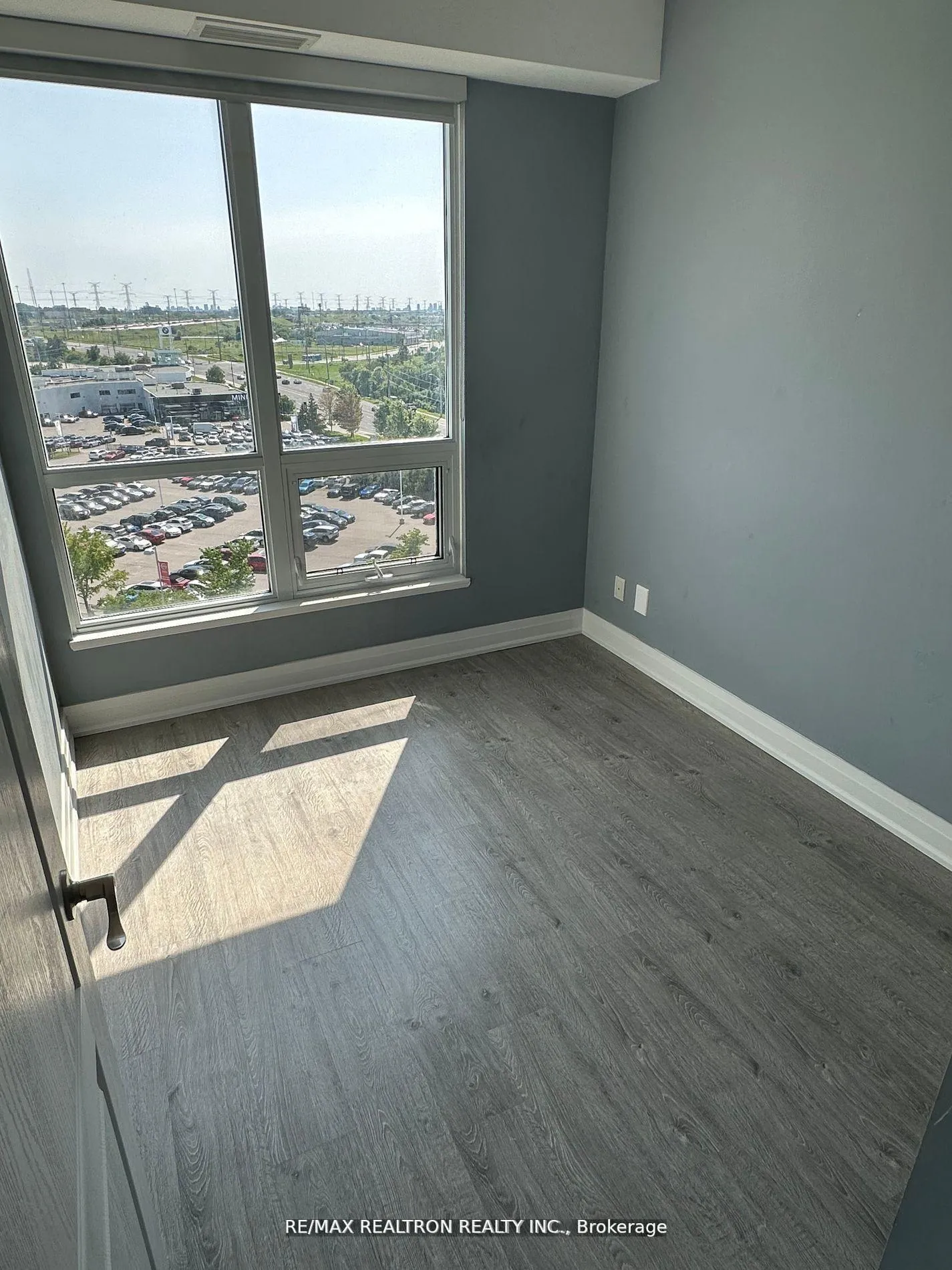 Photo 7 of Unit 808, 8323 Kennedy Road, Markham, Village Green-South Unionville — HOMEH