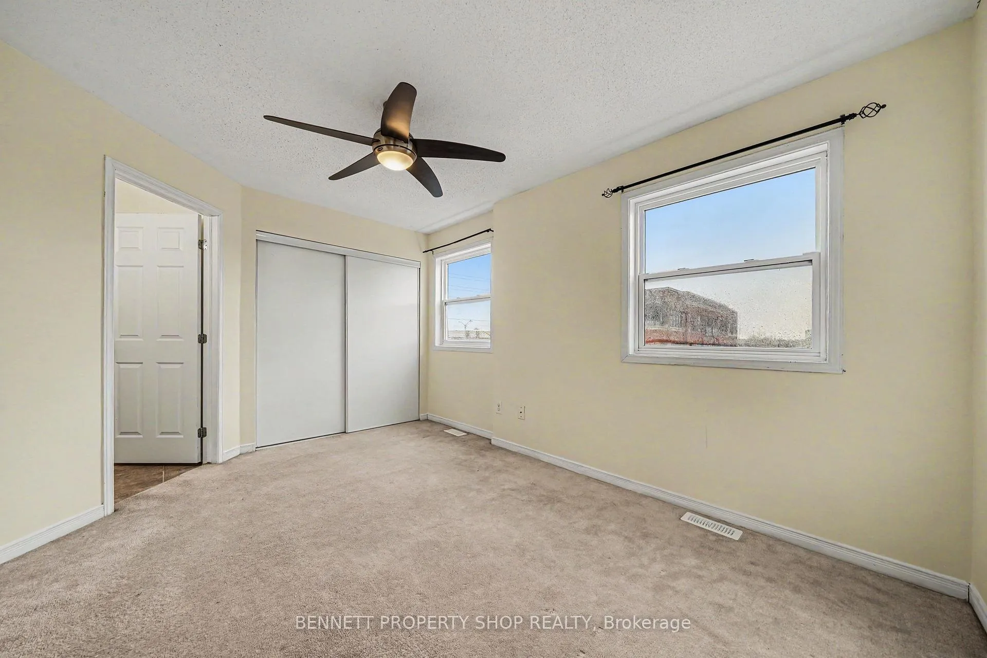 Photo 7 of 237 Kennevale Drive, Ottawa, Barrhaven - Cedargrove/Fraserdale — HOMEH