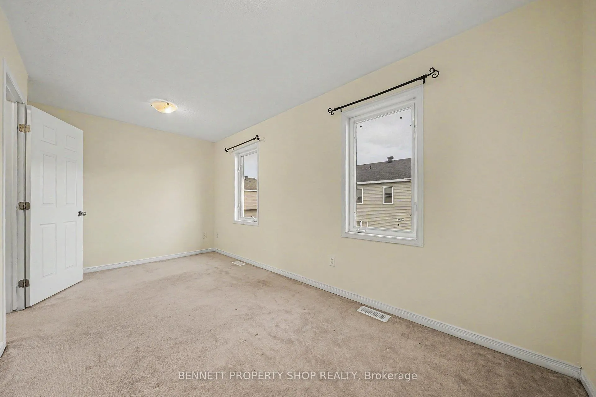 Photo 10 of 237 Kennevale Drive, Ottawa, Barrhaven - Cedargrove/Fraserdale — HOMEH