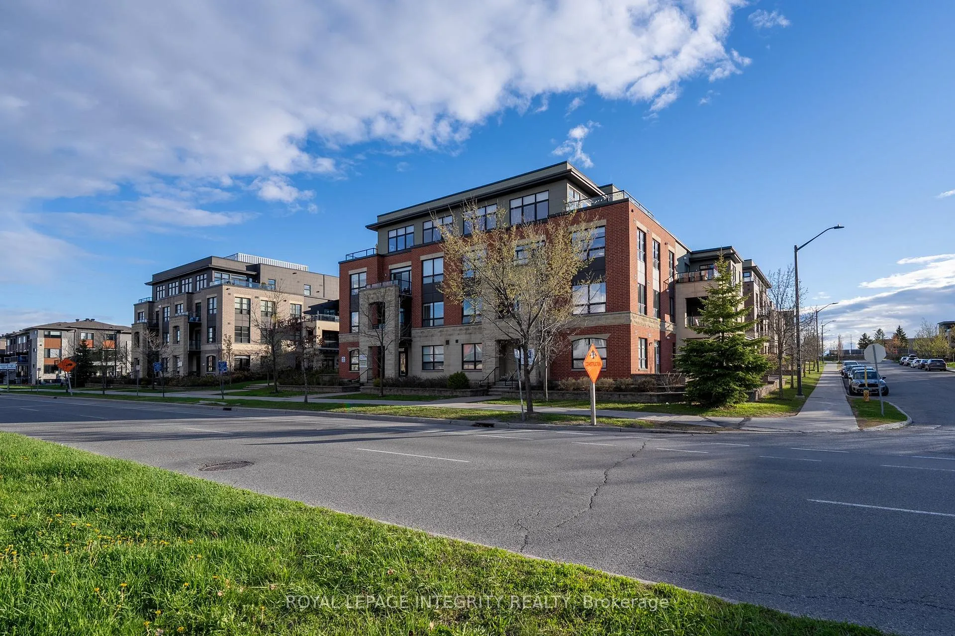 Photo 3 of Unit 305, 301 Bayrose Drive, Ottawa, Barrhaven - Strandherd — HOMEH