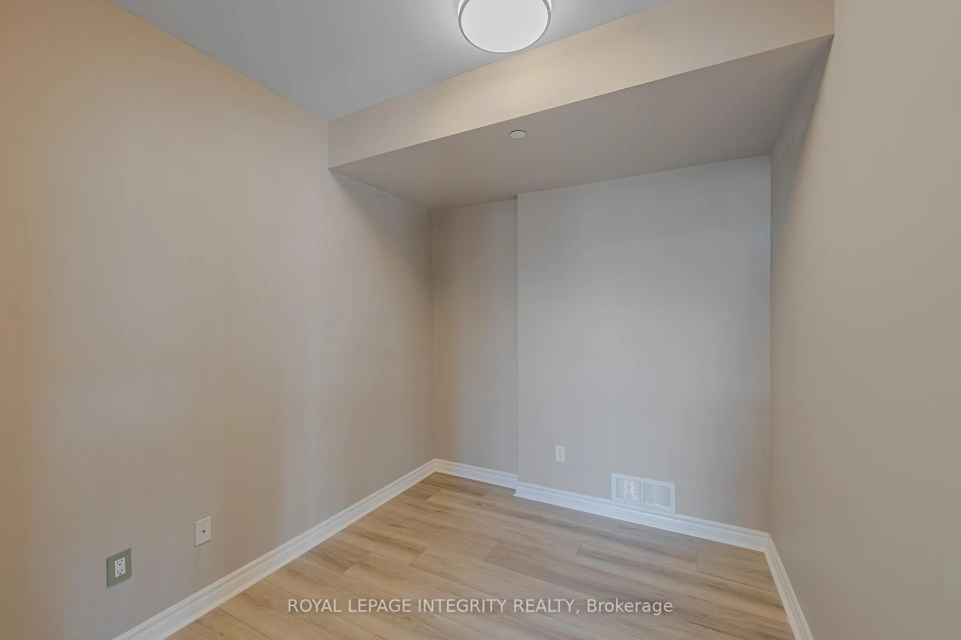 Photo 14 of Unit 305, 301 Bayrose Drive, Ottawa, Barrhaven - Strandherd — HOMEH