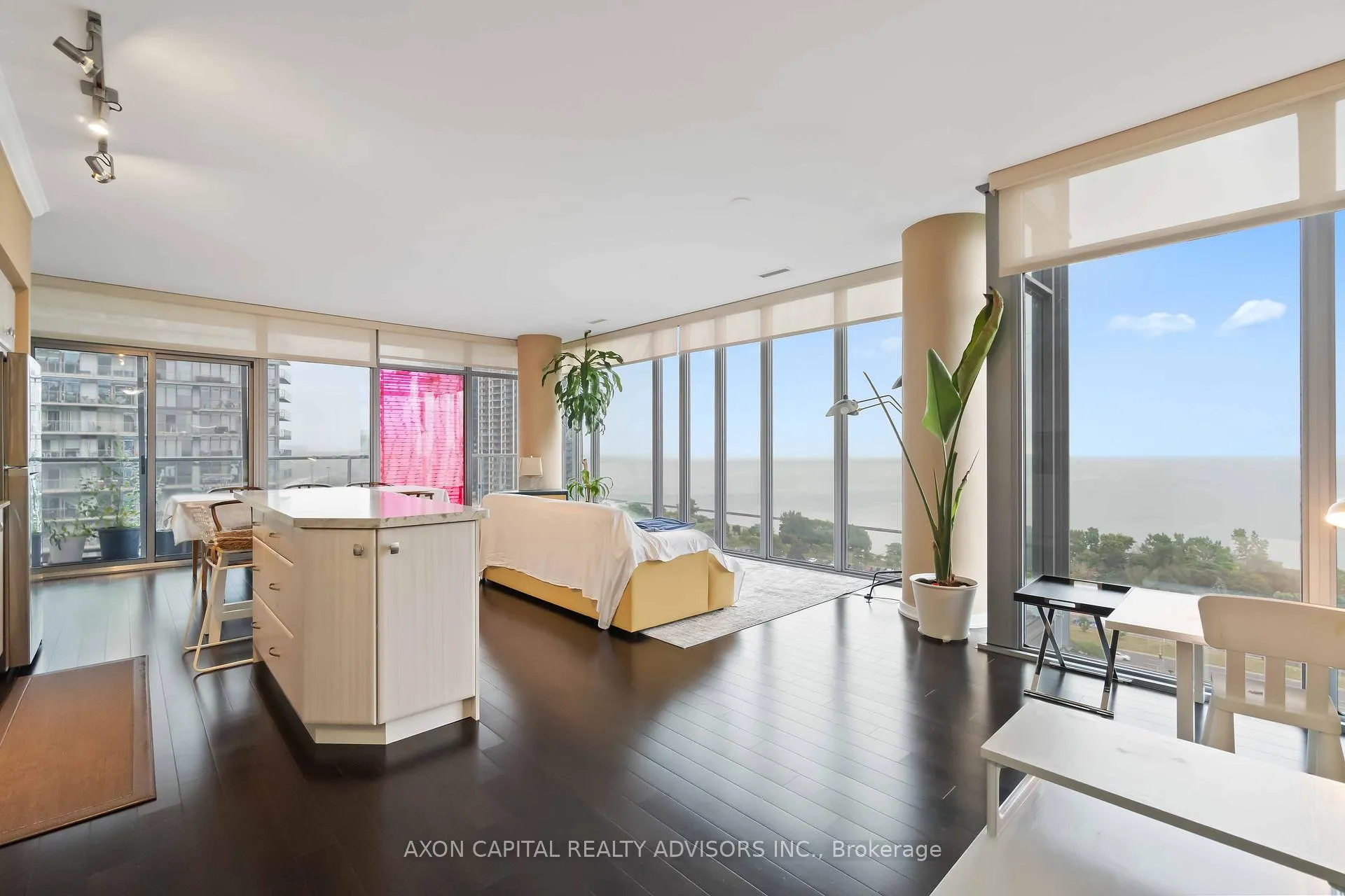 Photo 3 of Unit 1702, 105 The Queensway, Toronto, High Park-Swansea — HOMEH