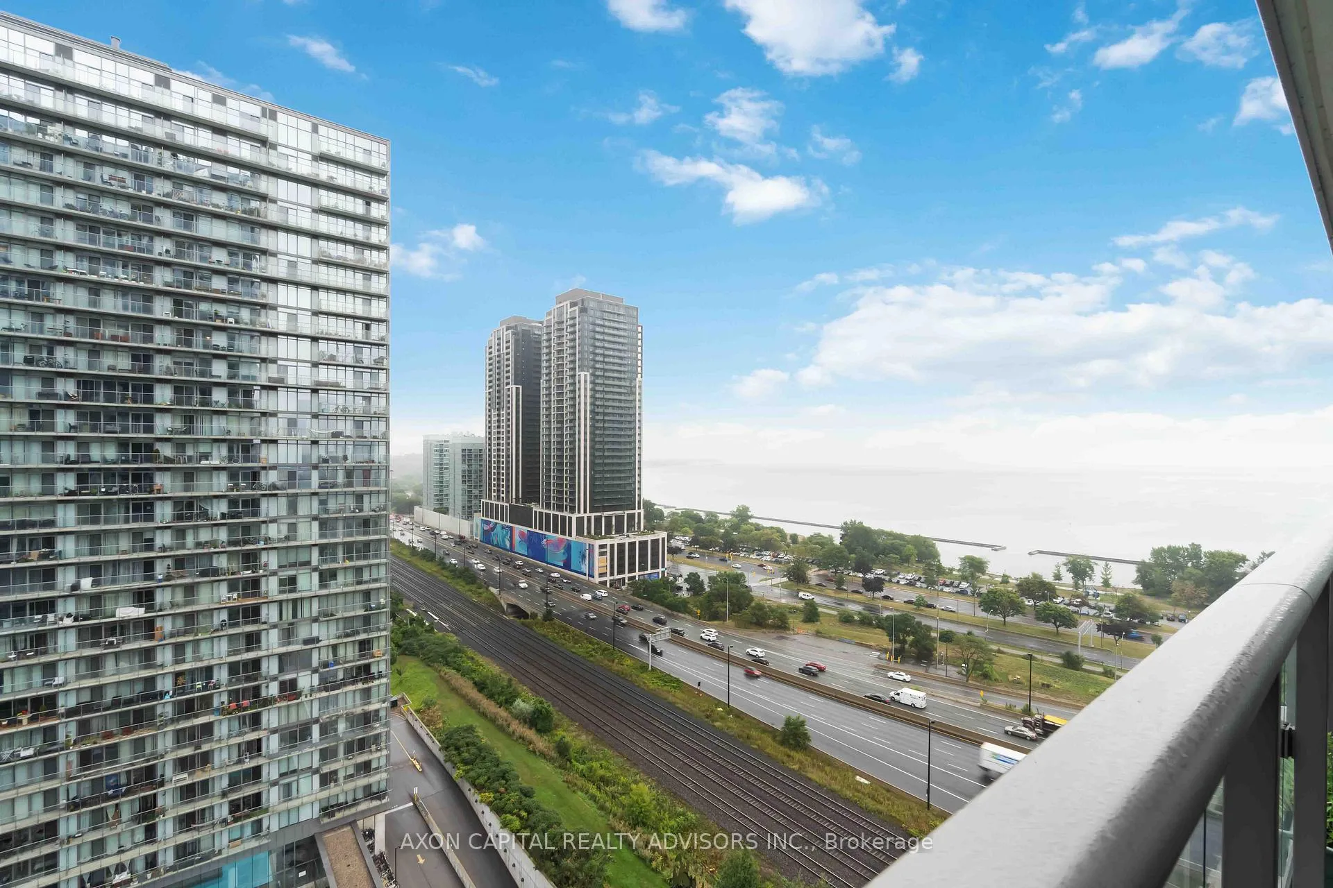 Photo 16 of Unit 1702, 105 The Queensway, Toronto, High Park-Swansea — HOMEH
