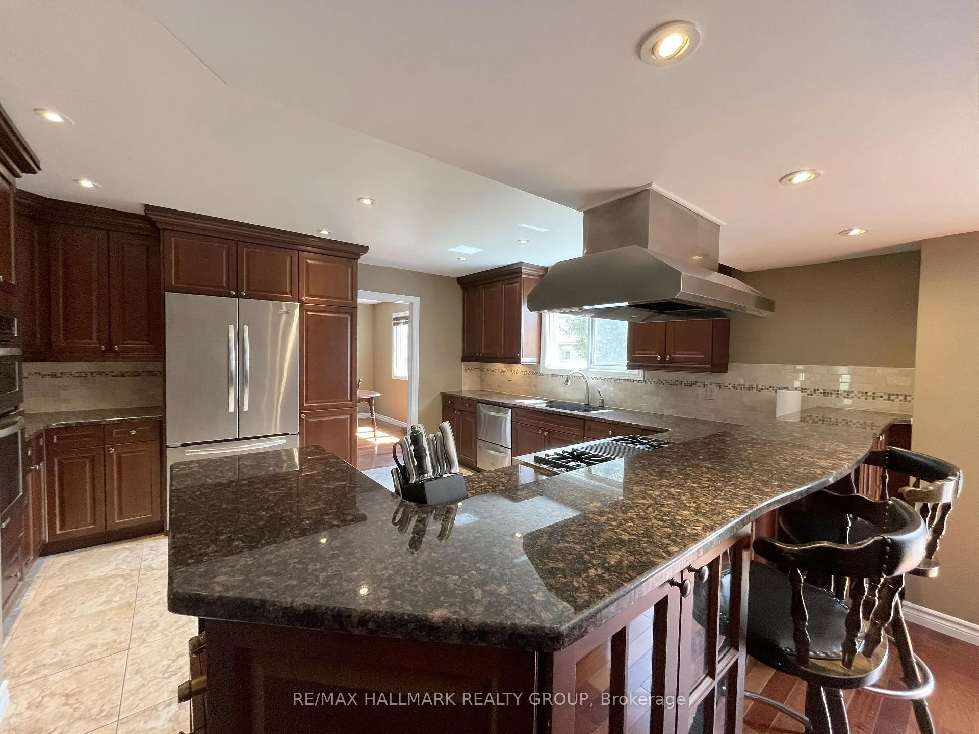 Photo 5 of 2 Inverness Avenue, Ottawa, Borden Farm/Stewart Farm/Carleton Heights/Parkwood Hills — HOMEH