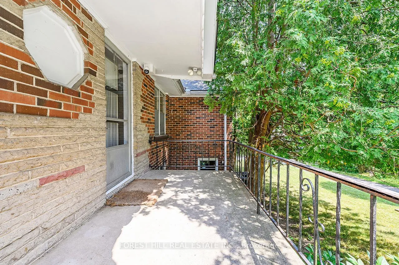 Photo 14 of 18 Sullivan's Lane, Hamilton, Dundas — HOMEH