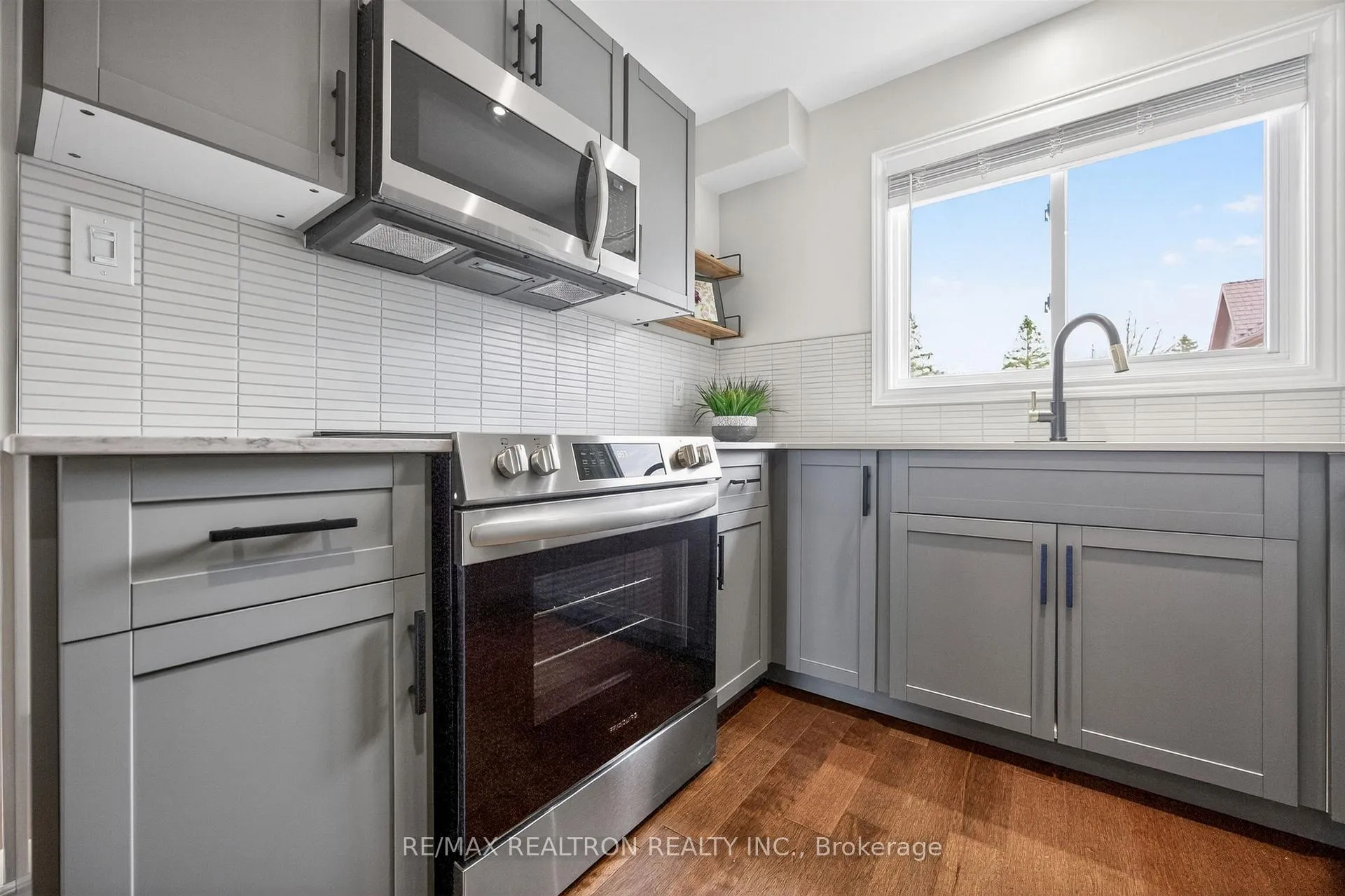 Photo 18 of Unit 22, 100 Laguna Parkway, Ramara, Rural Ramara — HOMEH