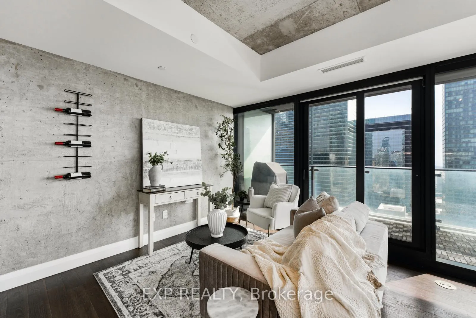 Front of Unit 2906, 224 King Street W