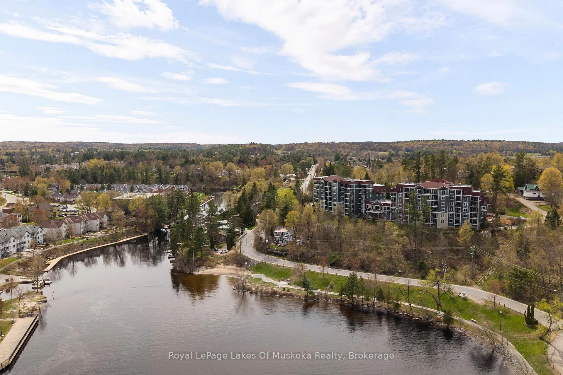 Photo 2 of Unit 103, 10 Kimberley Avenue, Bracebridge, Macaulay — HOMEH