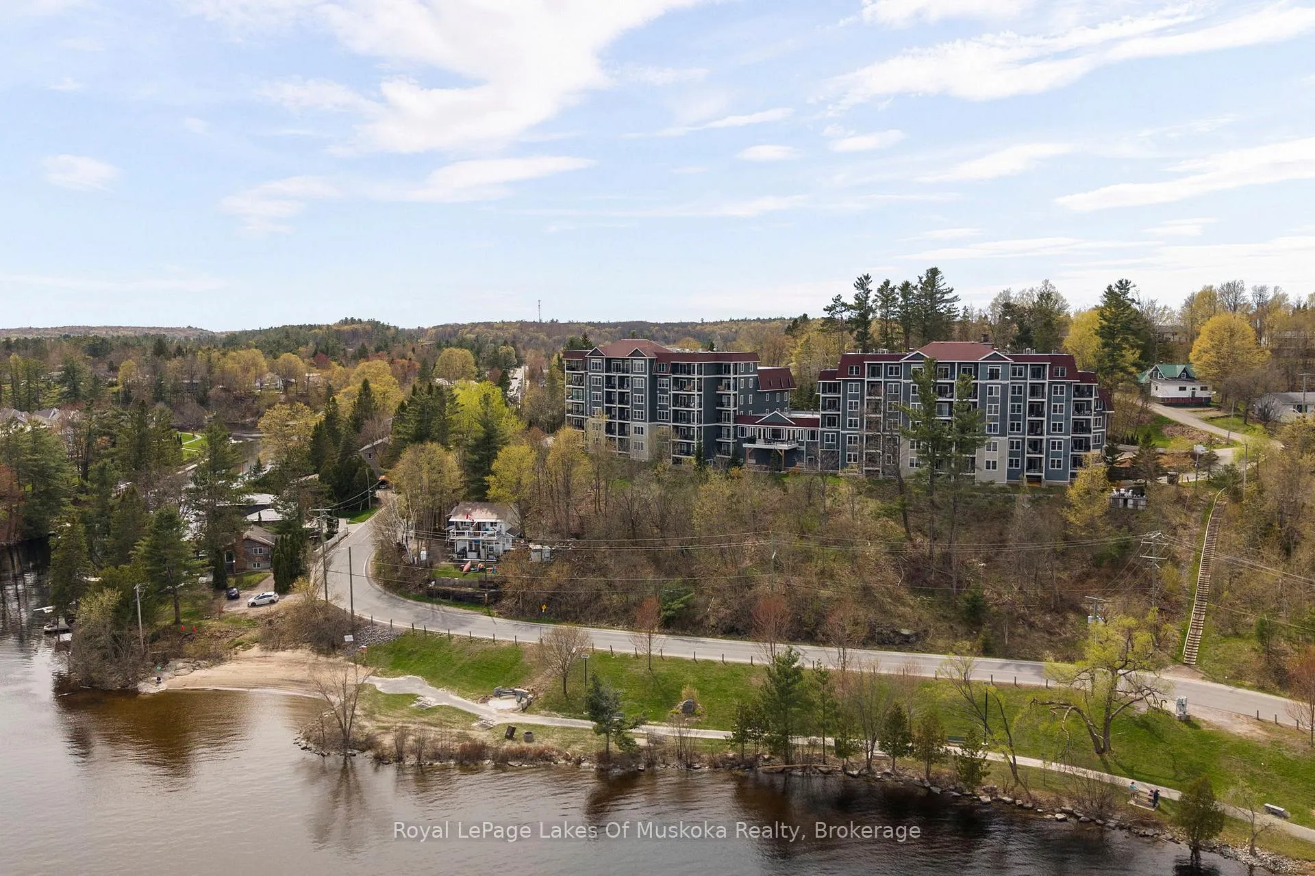 Photo 3 of Unit 103, 10 Kimberley Avenue, Bracebridge, Macaulay — HOMEH