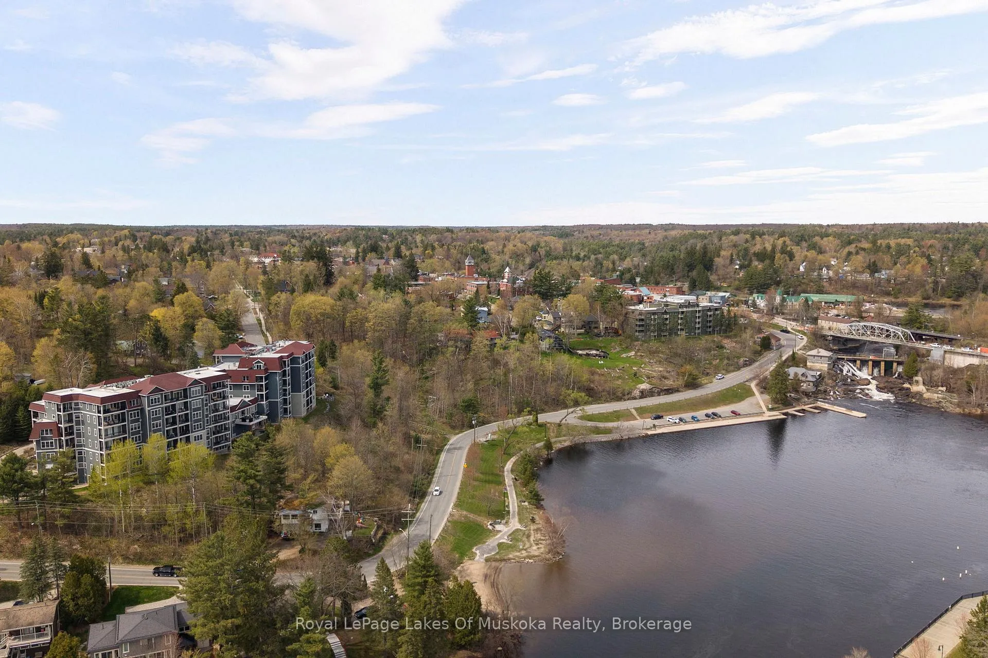 Photo 5 of Unit 103, 10 Kimberley Avenue, Bracebridge, Macaulay — HOMEH