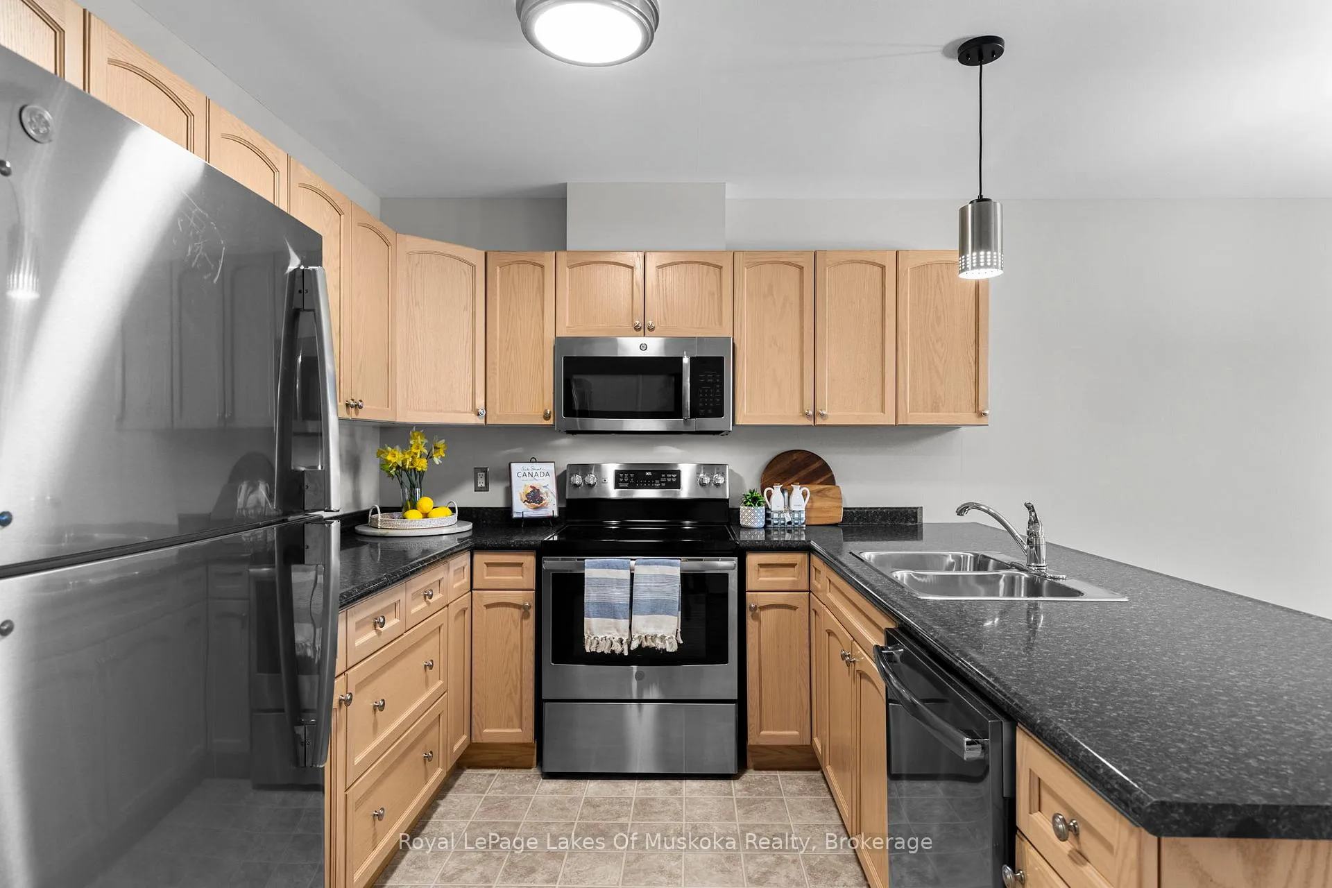 Photo 10 of Unit 103, 10 Kimberley Avenue, Bracebridge, Macaulay — HOMEH