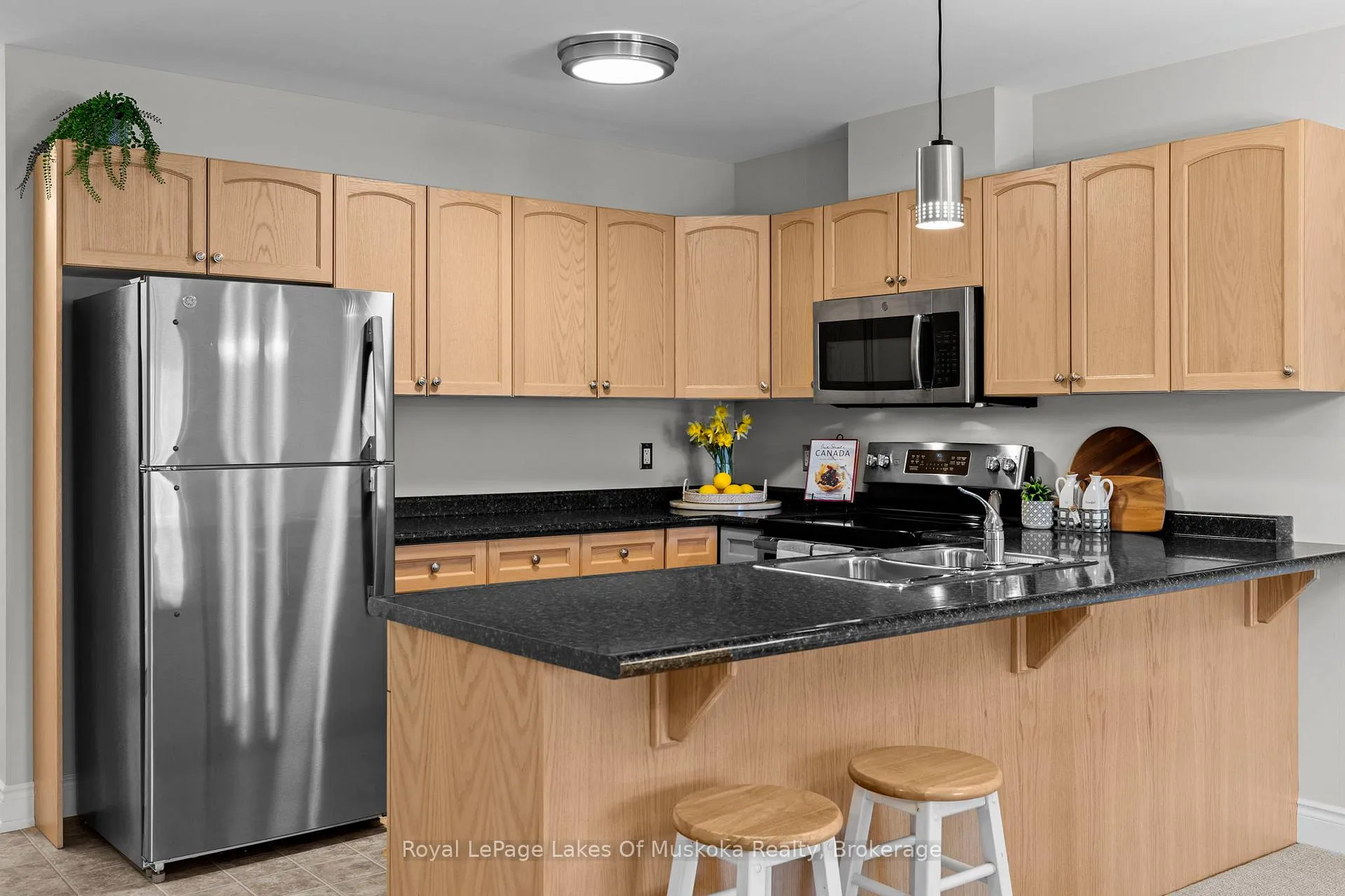 Photo 11 of Unit 103, 10 Kimberley Avenue, Bracebridge, Macaulay — HOMEH