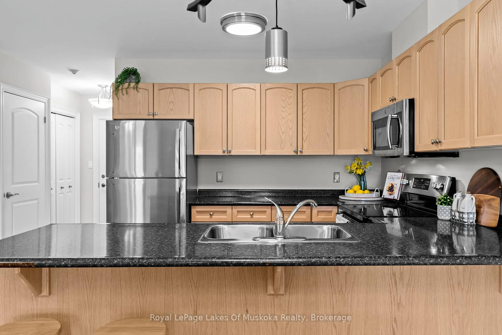 Photo 12 of Unit 103, 10 Kimberley Avenue, Bracebridge, Macaulay — HOMEH