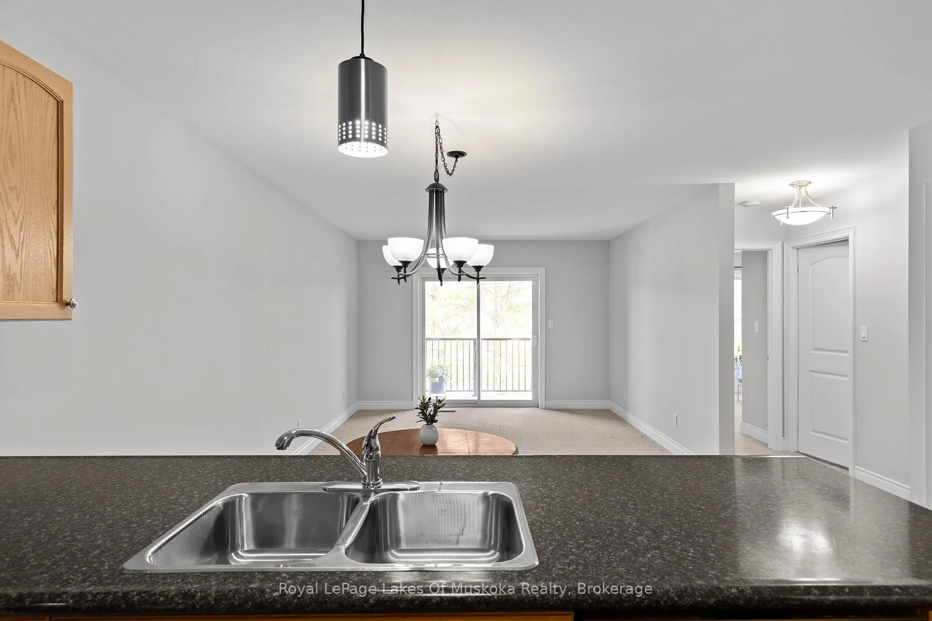 Photo 13 of Unit 103, 10 Kimberley Avenue, Bracebridge, Macaulay — HOMEH