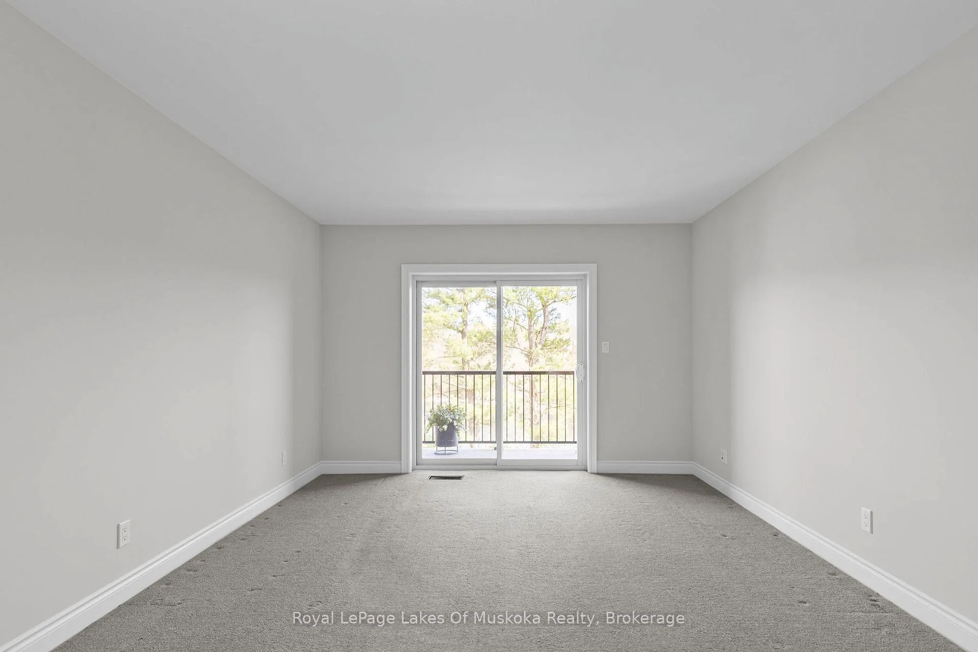 Photo 16 of Unit 103, 10 Kimberley Avenue, Bracebridge, Macaulay — HOMEH