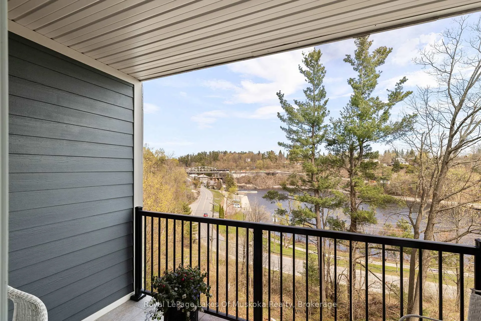 Photo 19 of Unit 103, 10 Kimberley Avenue, Bracebridge, Macaulay — HOMEH