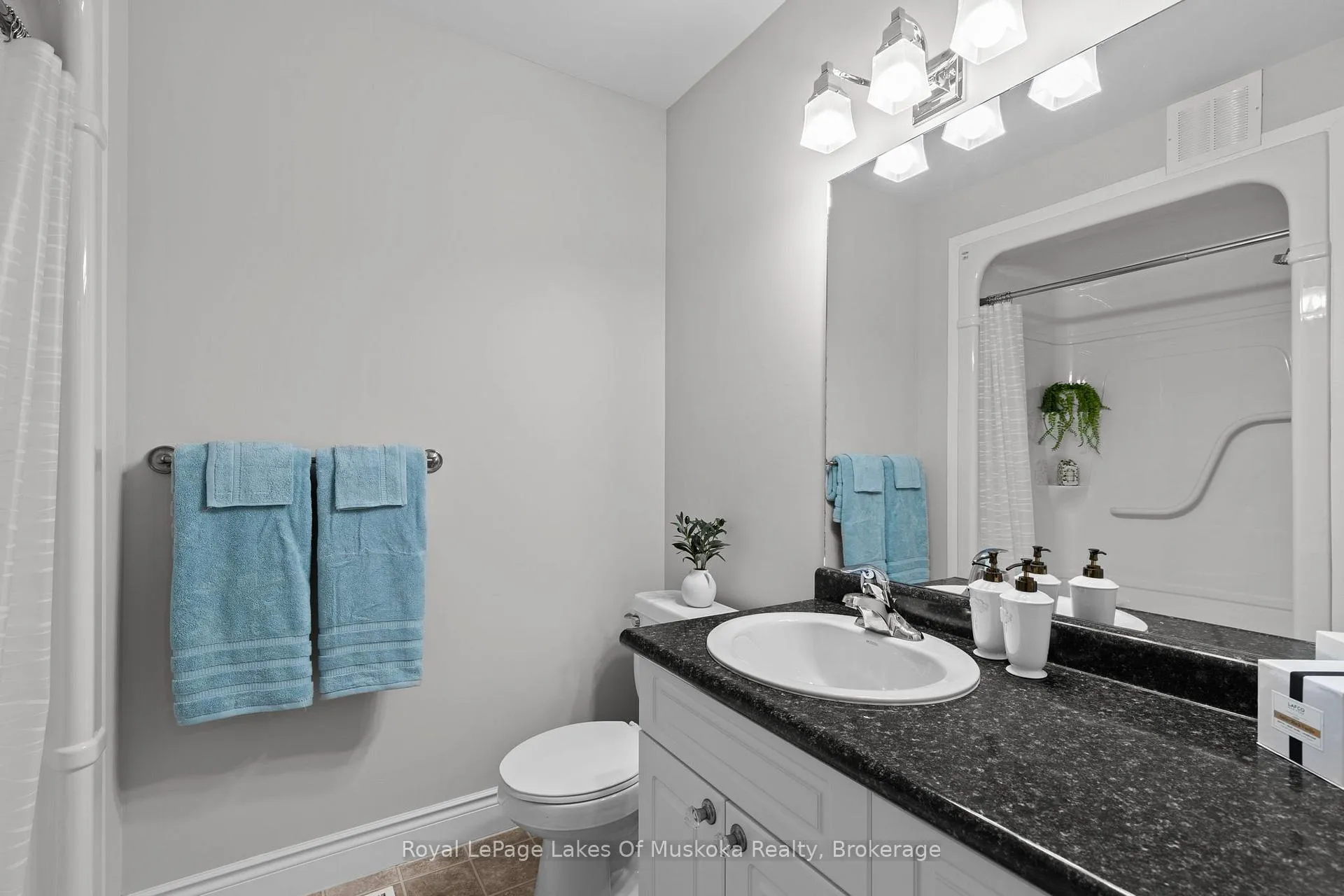 Photo 22 of Unit 103, 10 Kimberley Avenue, Bracebridge, Macaulay — HOMEH