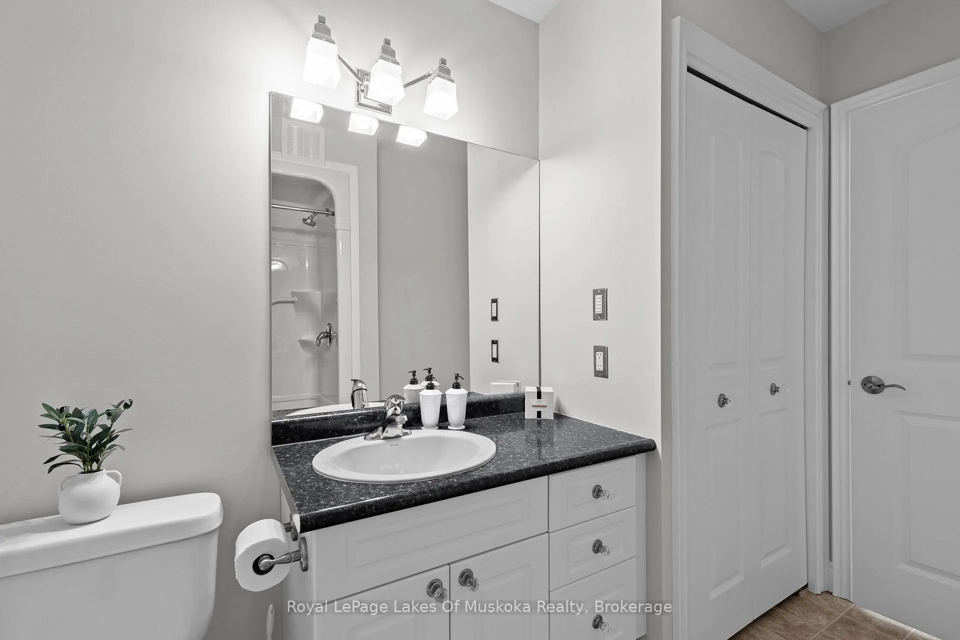 Photo 23 of Unit 103, 10 Kimberley Avenue, Bracebridge, Macaulay — HOMEH