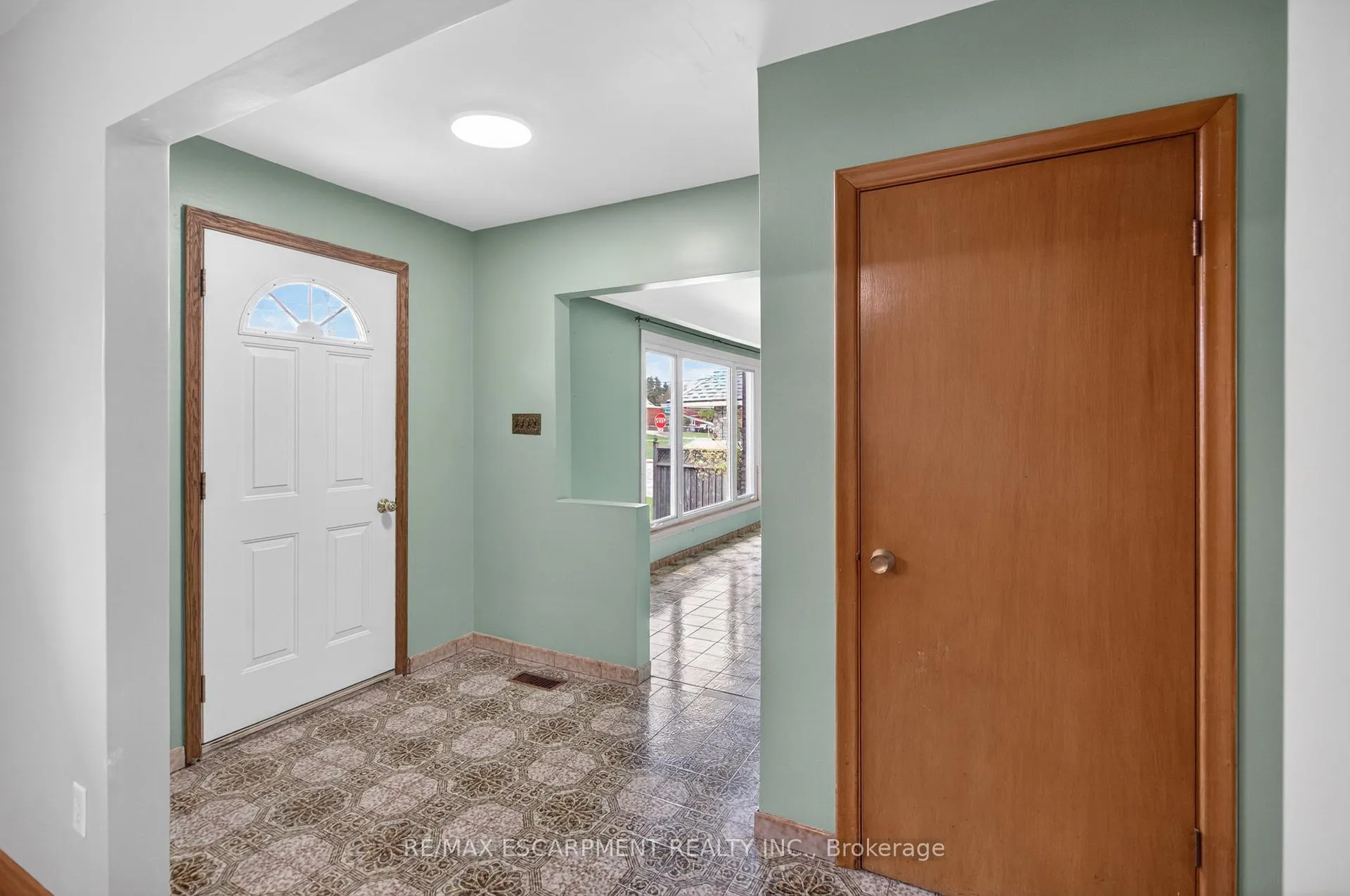 Photo 4 of 162 Mountville Avenue, Hamilton, Inch Park — HOMEH