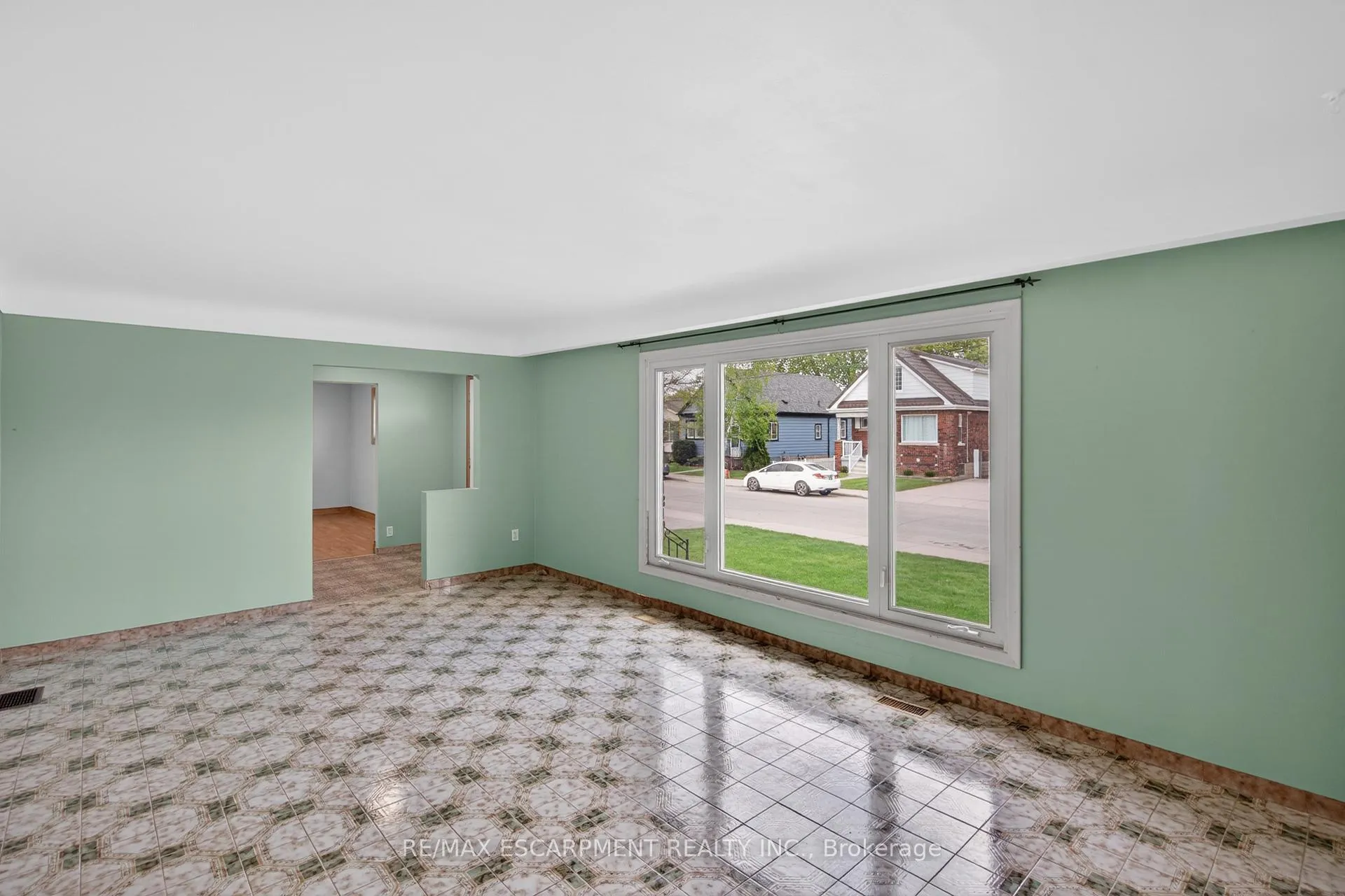 Photo 6 of 162 Mountville Avenue, Hamilton, Inch Park — HOMEH
