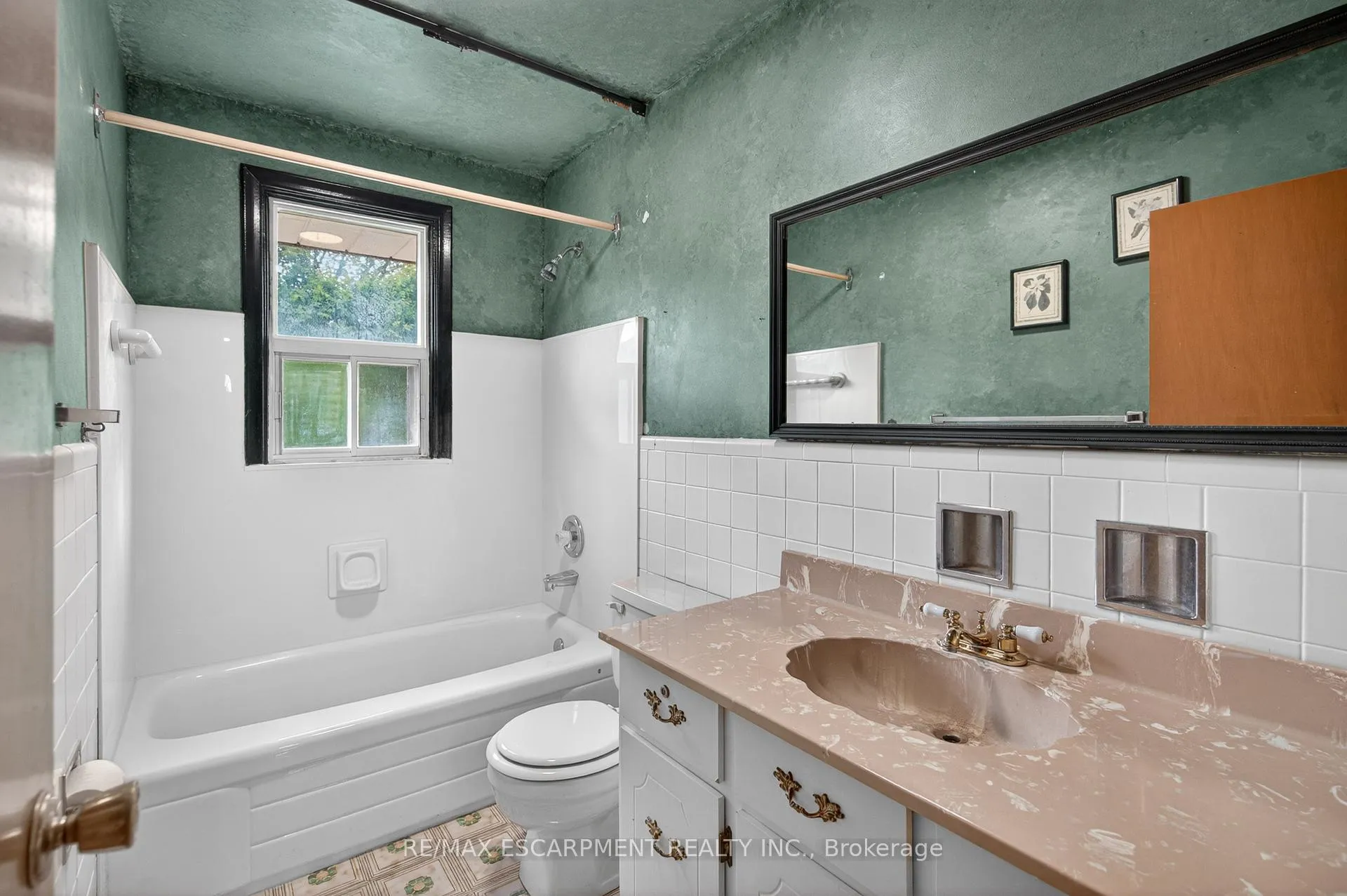 Photo 11 of 162 Mountville Avenue, Hamilton, Inch Park — HOMEH