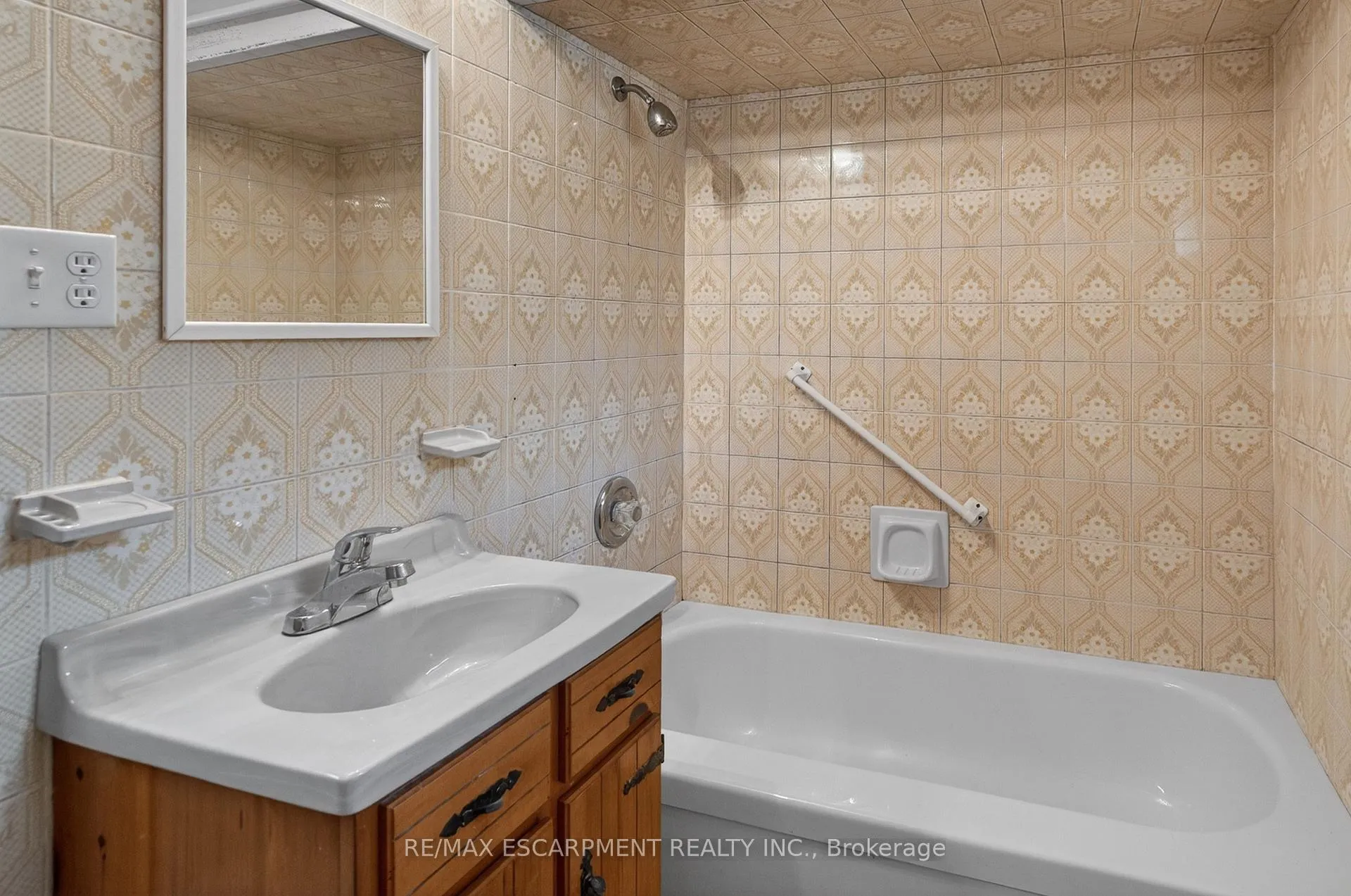 Photo 21 of 162 Mountville Avenue, Hamilton, Inch Park — HOMEH