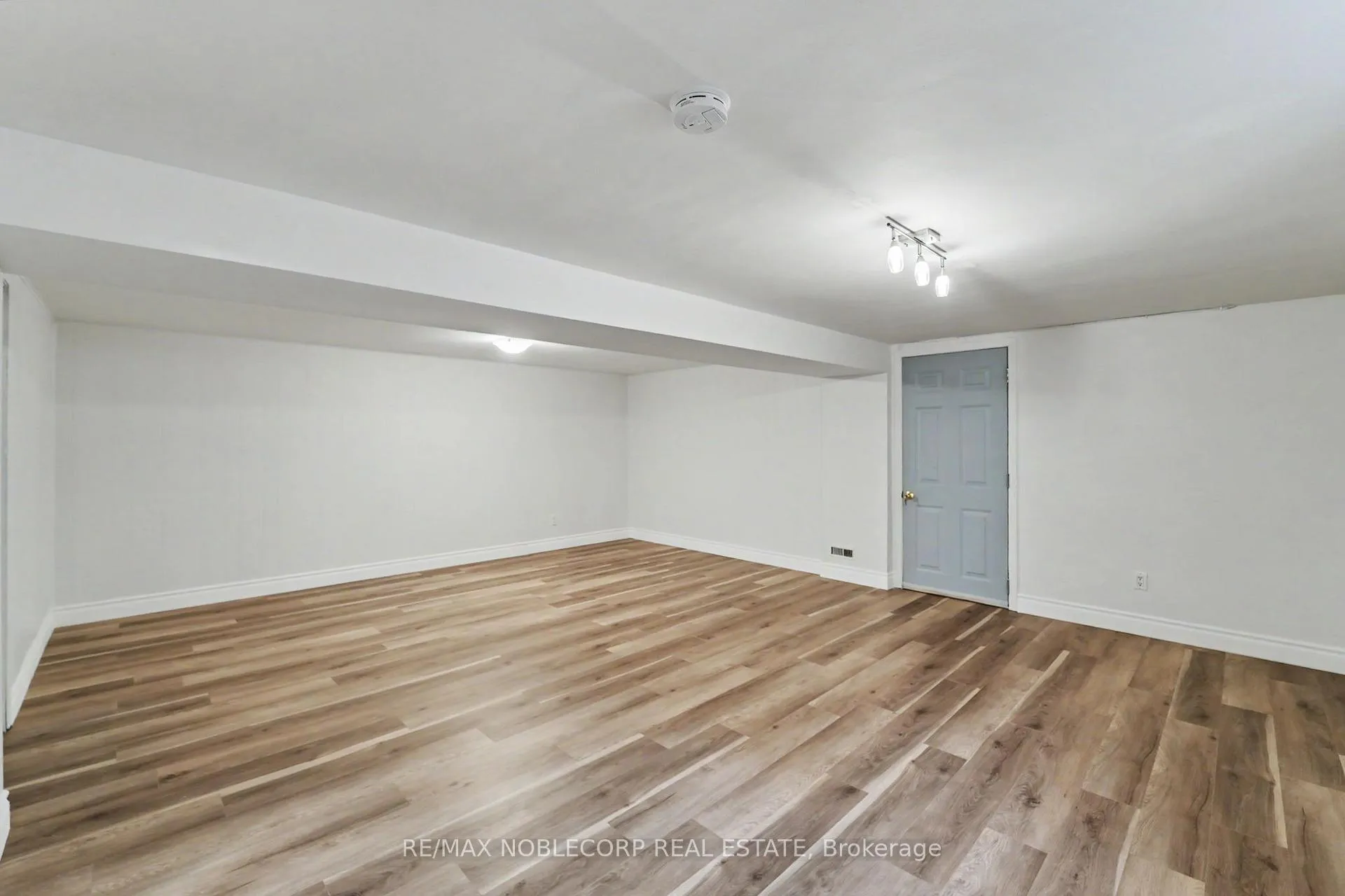 Photo 6 of 3519 Laddie Crescent, Mississauga, Malton — HOMEH