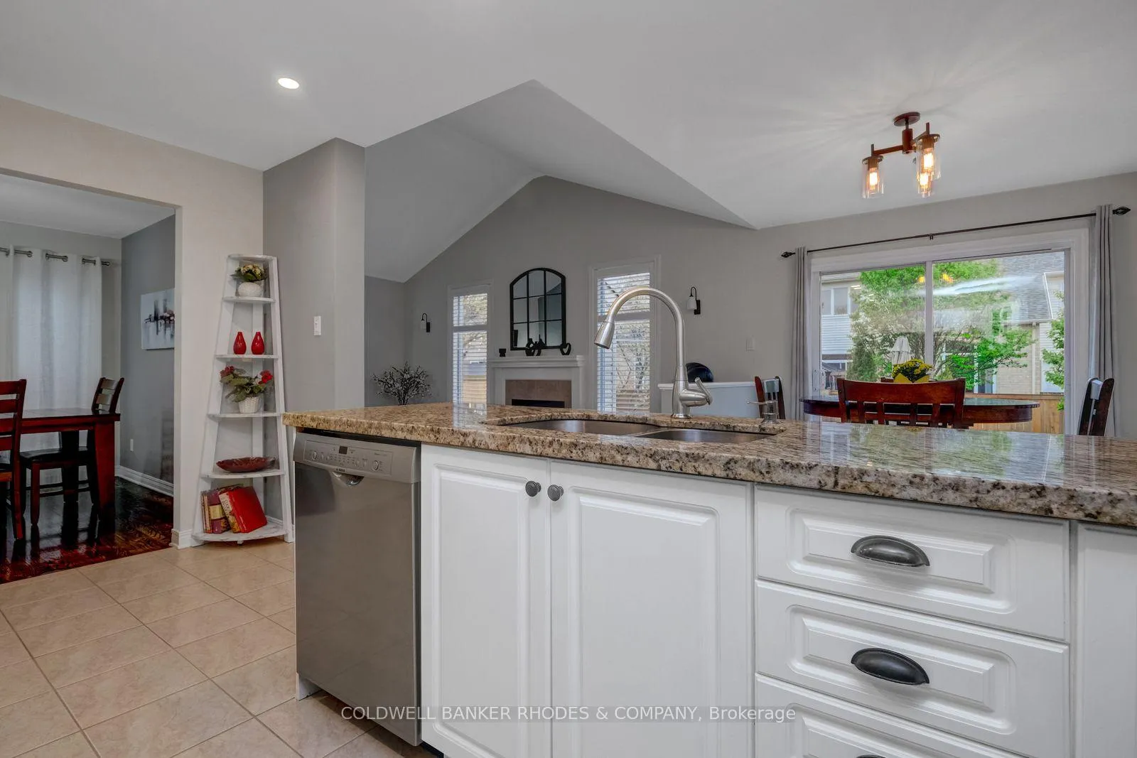 Photo 16 of 4611 Sugar Maple Drive, Ottawa, Riverside South/Gloucester Glen — HOMEH