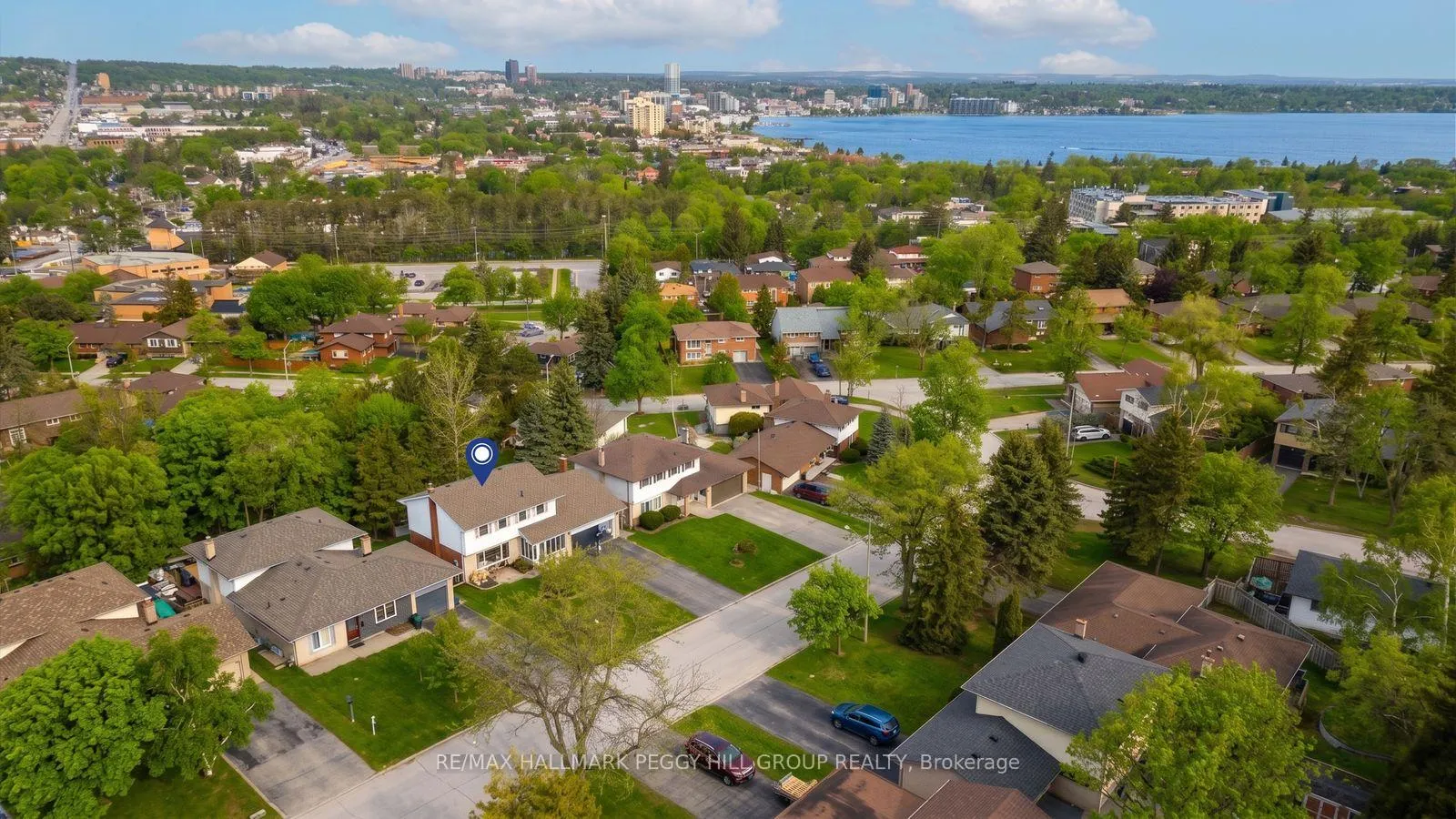 Photo 2 of 12 Peacock Lane, Barrie, Allandale Heights — HOMEH
