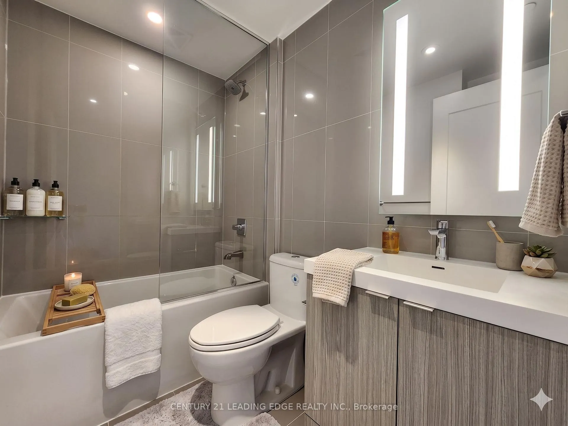 Photo 12 of Unit 3418, 585 Bloor Street E, Toronto, North St. James Town — HOMEH