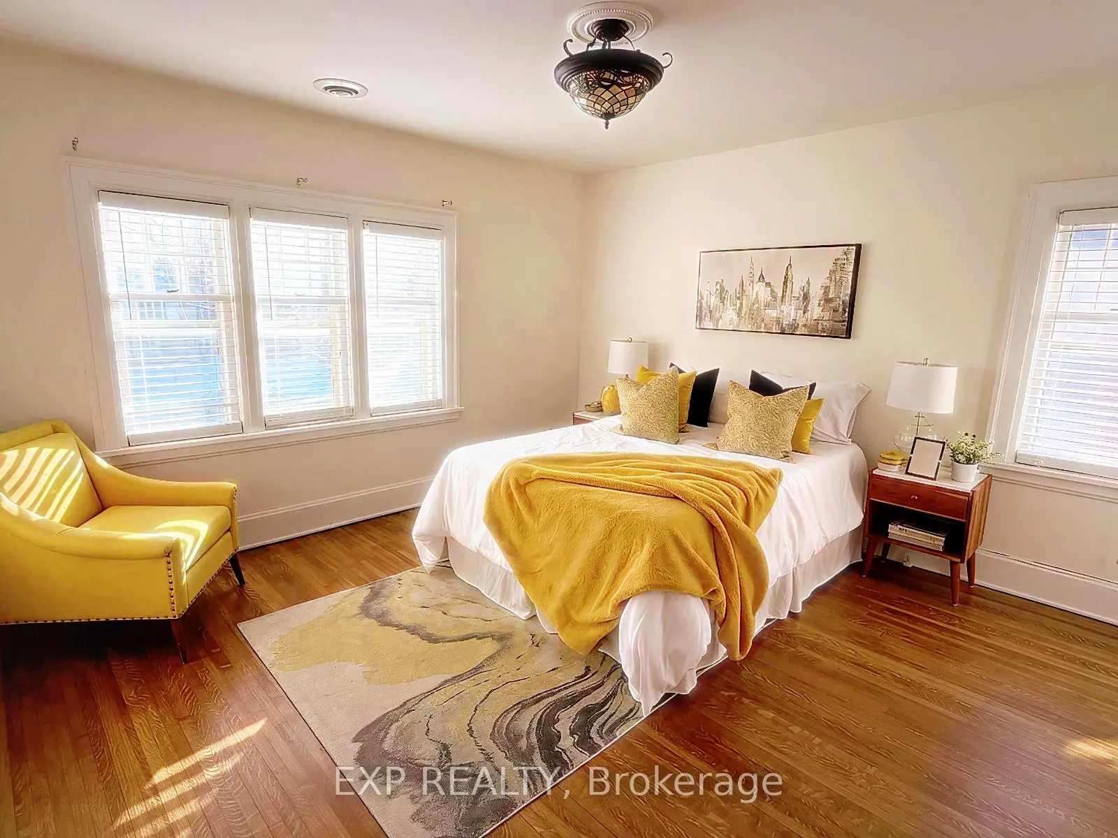 Photo 2 of 376 King Street E, Oshawa, O'Neill — HOMEH