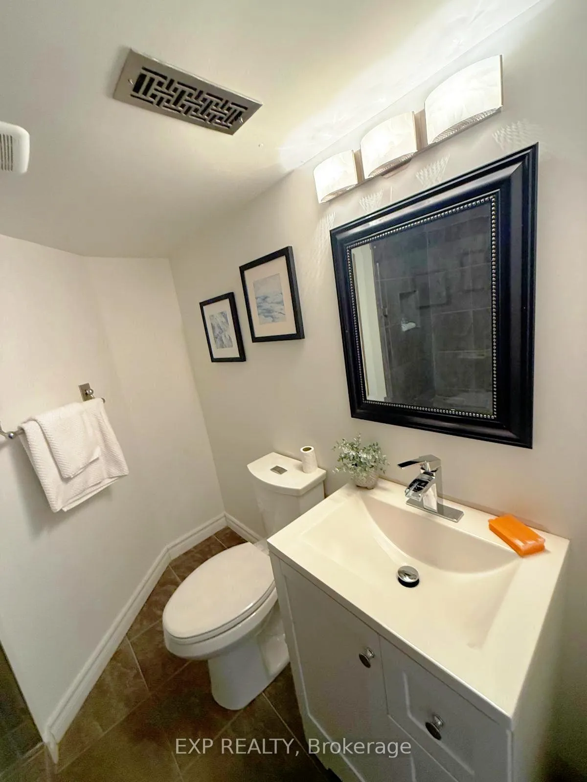 Photo 19 of 376 King Street E, Oshawa, O'Neill — HOMEH
