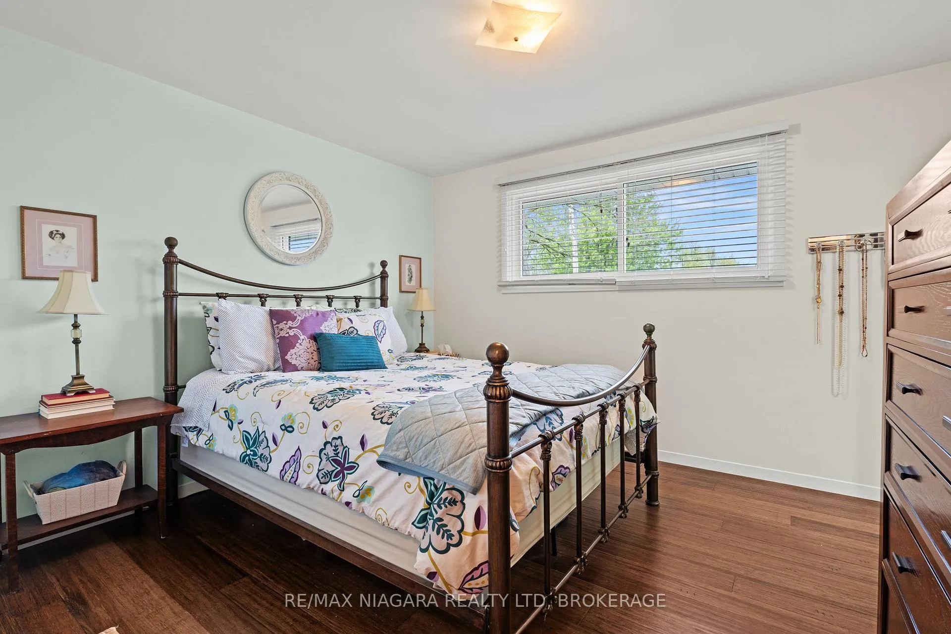 Photo 14 of 8751 Banting Avenue, Niagara Falls, Chippawa — HOMEH