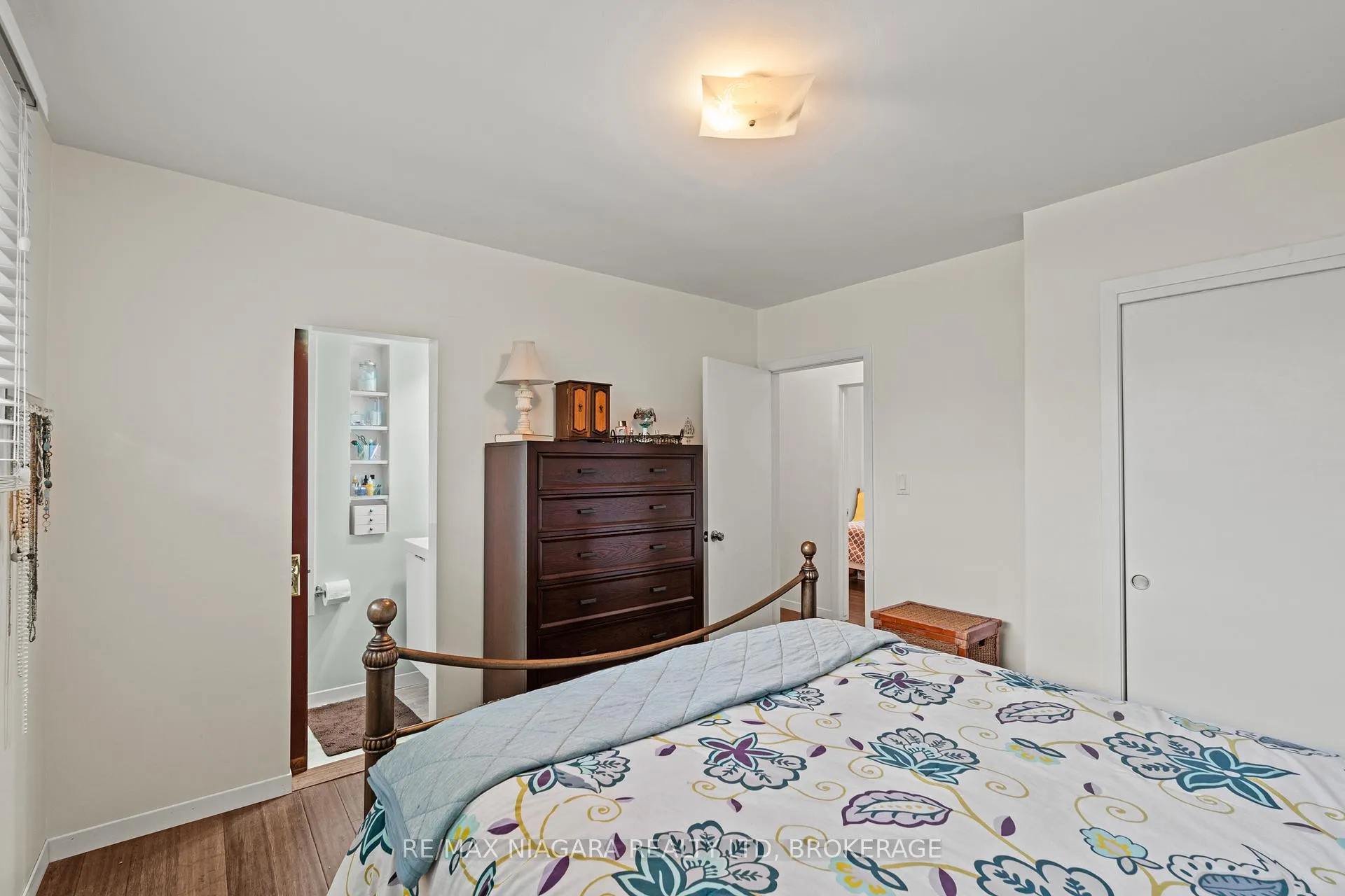 Photo 15 of 8751 Banting Avenue, Niagara Falls, Chippawa — HOMEH