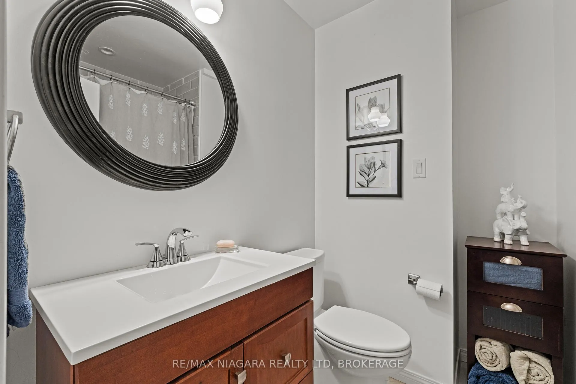 Photo 19 of 8751 Banting Avenue, Niagara Falls, Chippawa — HOMEH