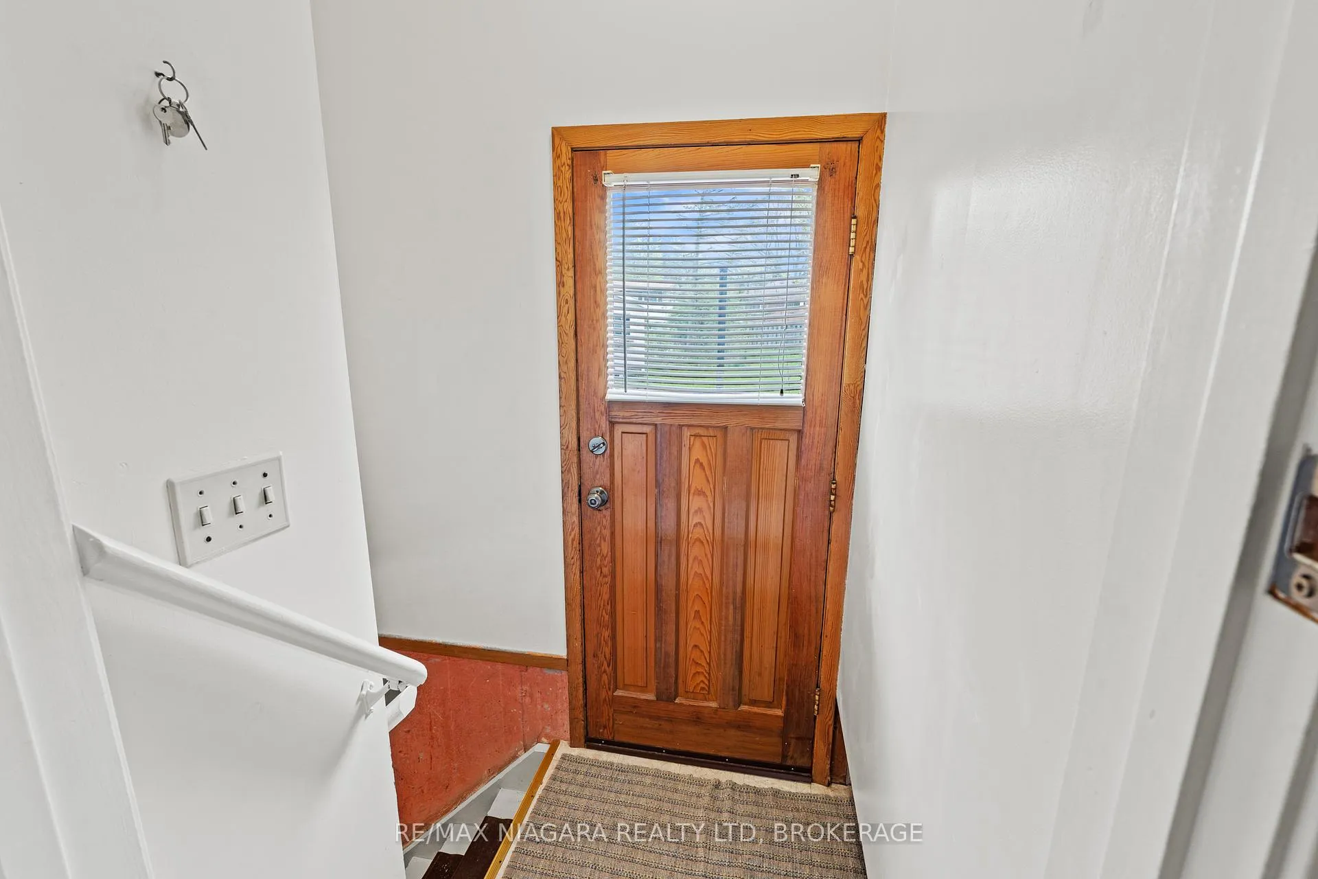 Photo 20 of 8751 Banting Avenue, Niagara Falls, Chippawa — HOMEH