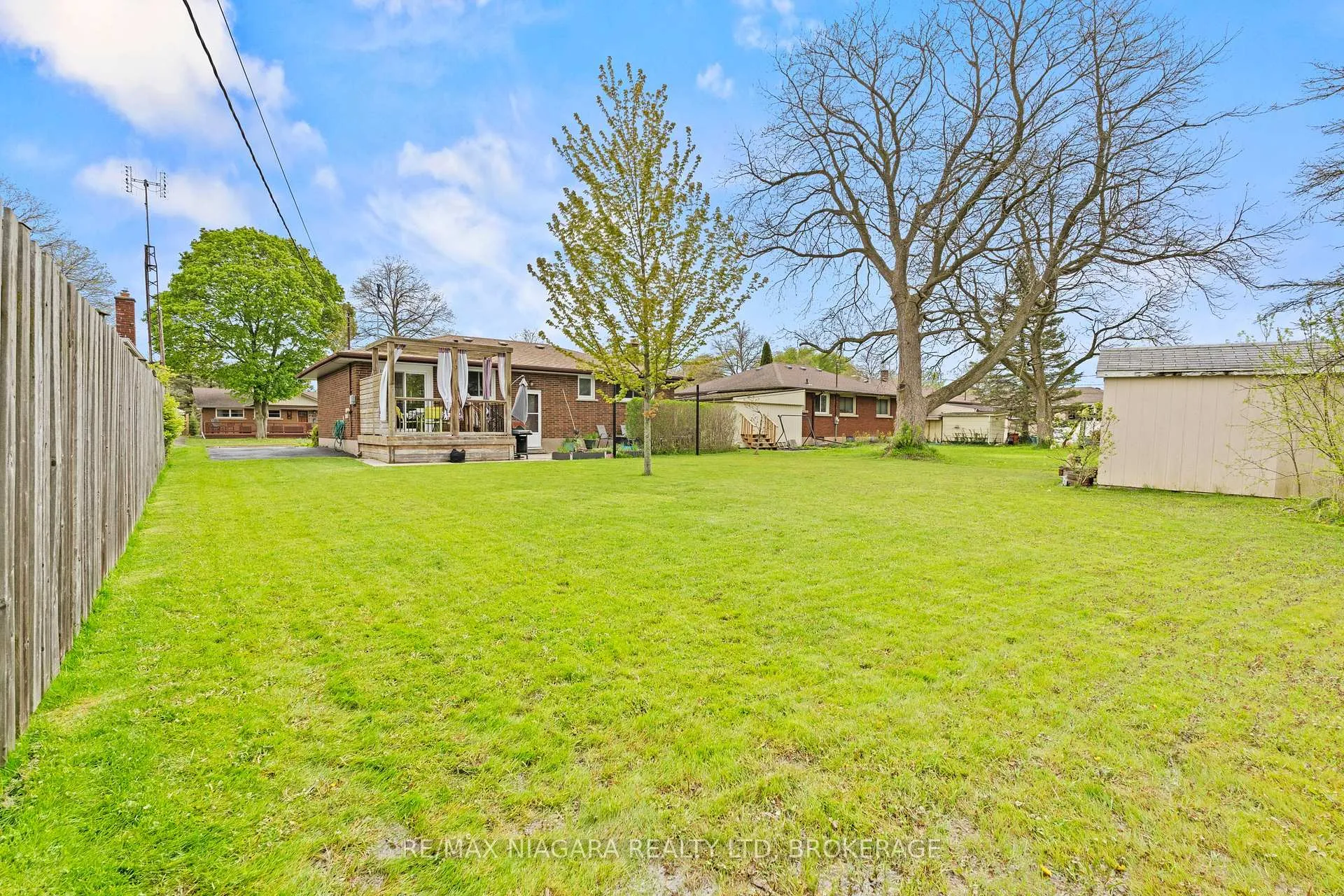 Photo 23 of 8751 Banting Avenue, Niagara Falls, Chippawa — HOMEH