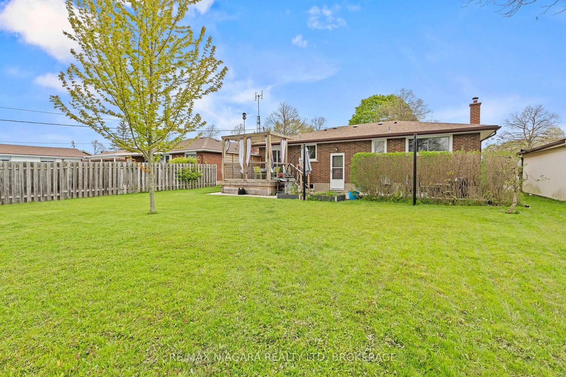 Photo 25 of 8751 Banting Avenue, Niagara Falls, Chippawa — HOMEH