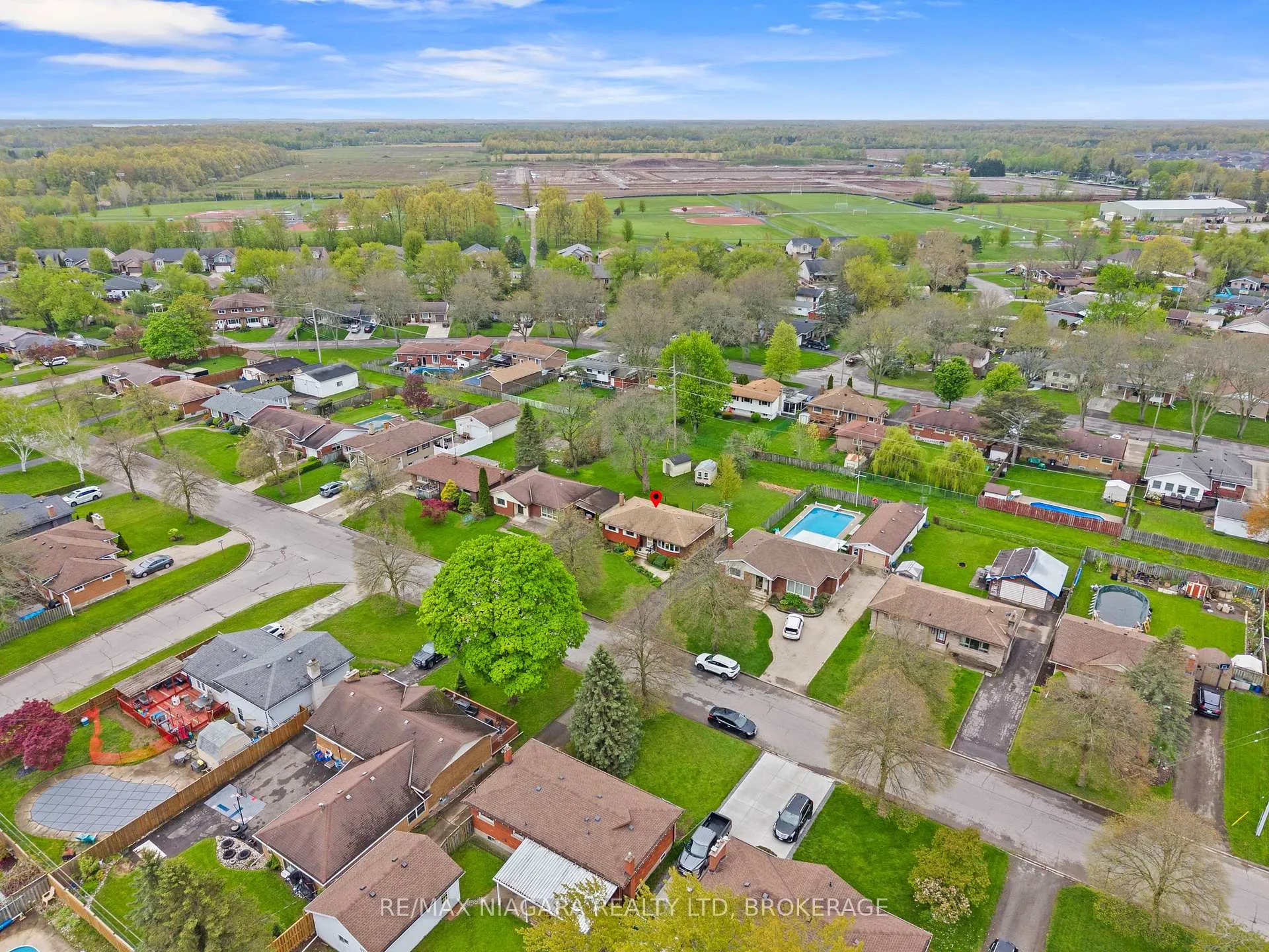 Photo 34 of 8751 Banting Avenue, Niagara Falls, Chippawa — HOMEH