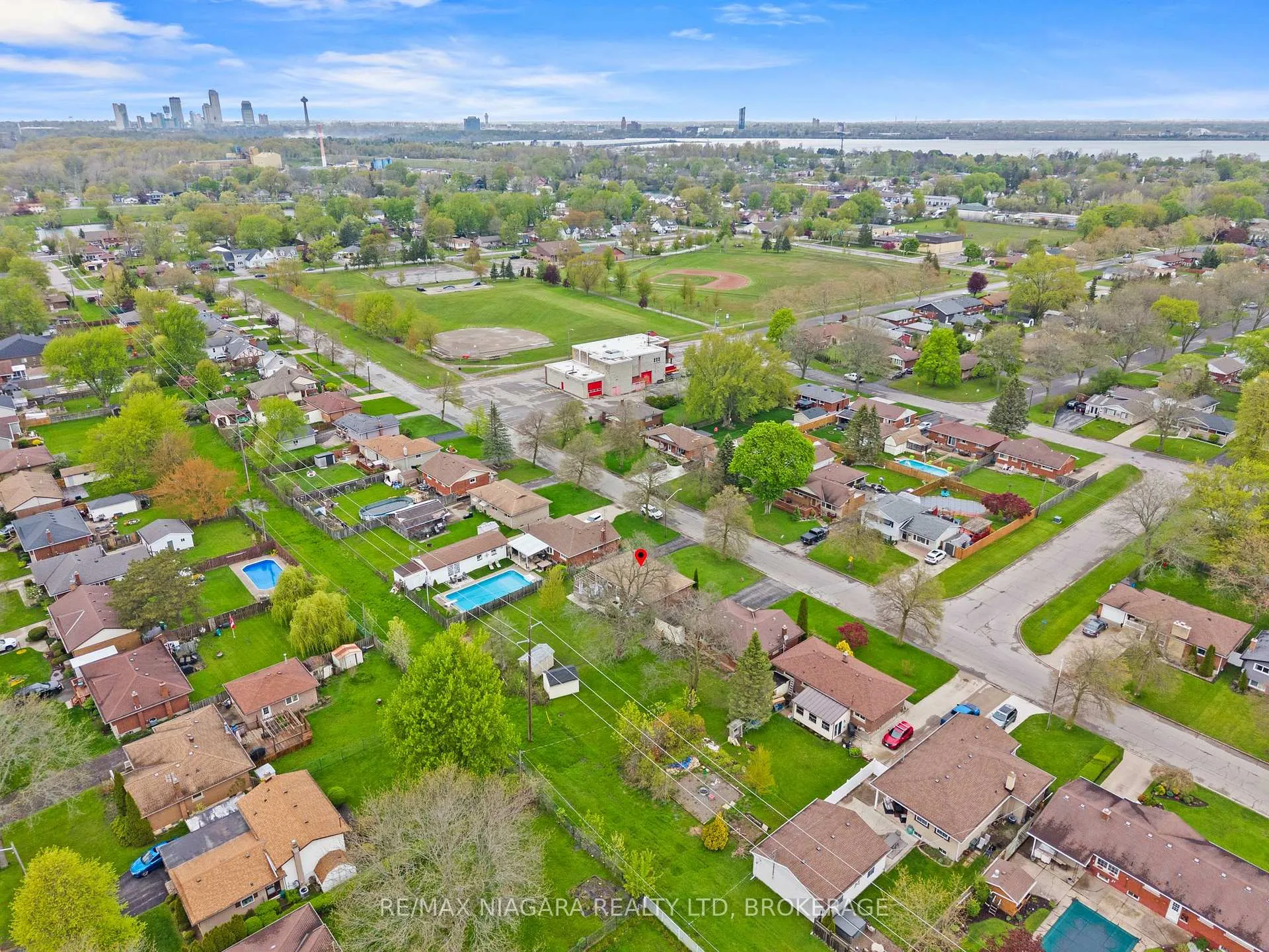 Photo 36 of 8751 Banting Avenue, Niagara Falls, Chippawa — HOMEH