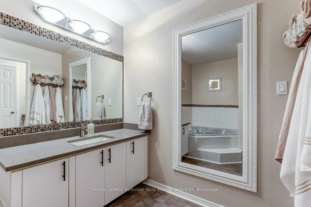 Photo 31 of 4 Edgewater Drive, Hamilton, Lakeshore — HOMEH