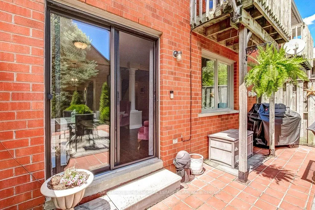 Photo 37 of 4 Edgewater Drive, Hamilton, Lakeshore — HOMEH