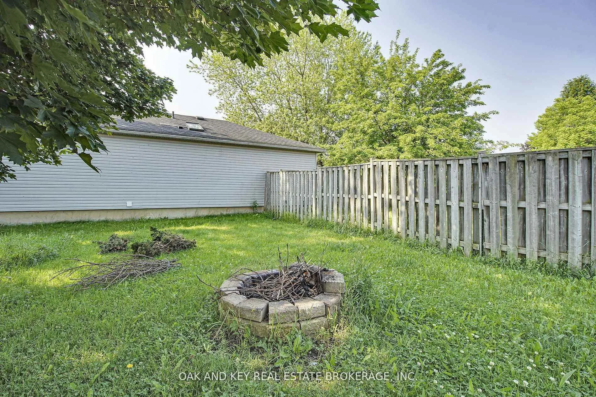 Photo 6 of 330 Fleming Drive, London, East D — HOMEH