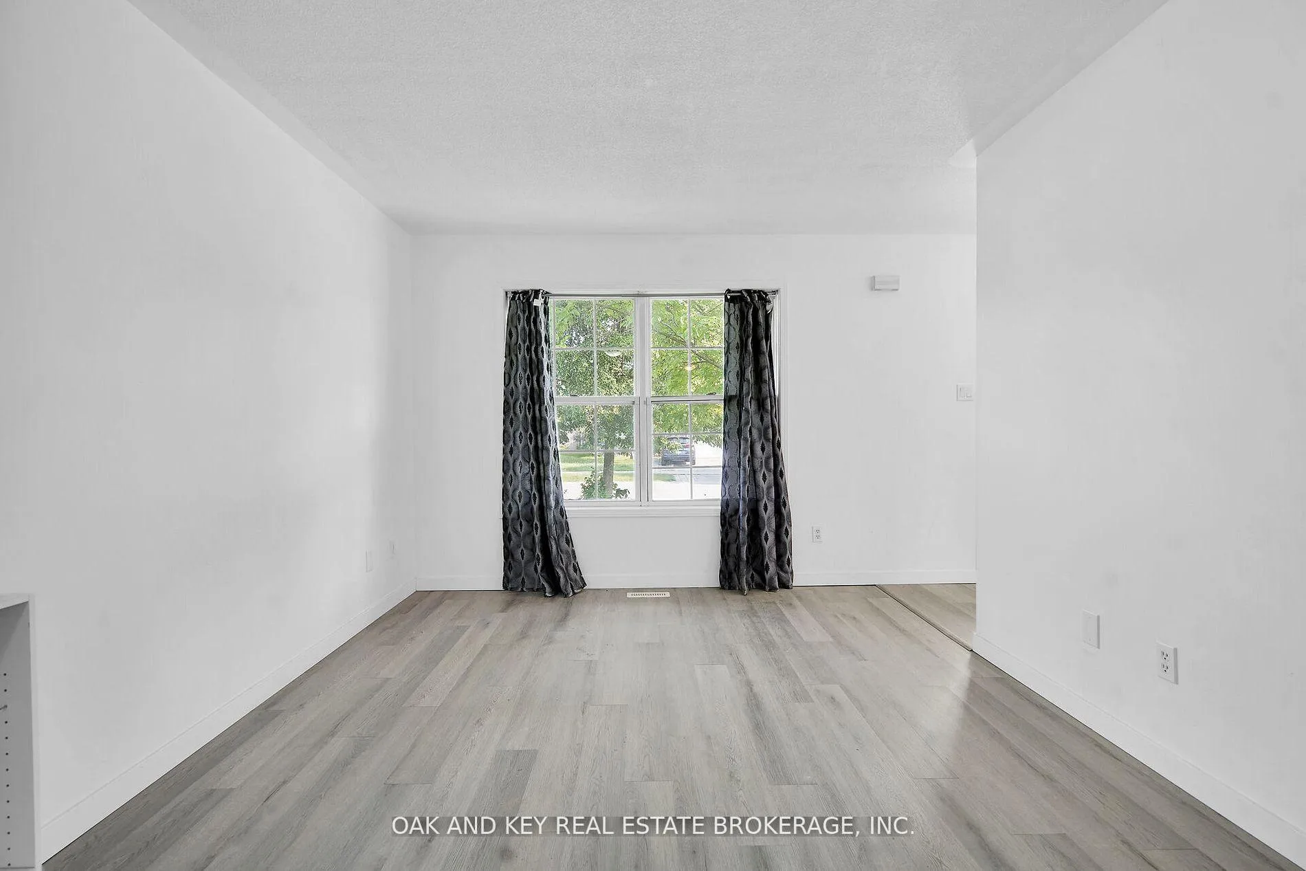 Photo 15 of 330 Fleming Drive, London, East D — HOMEH