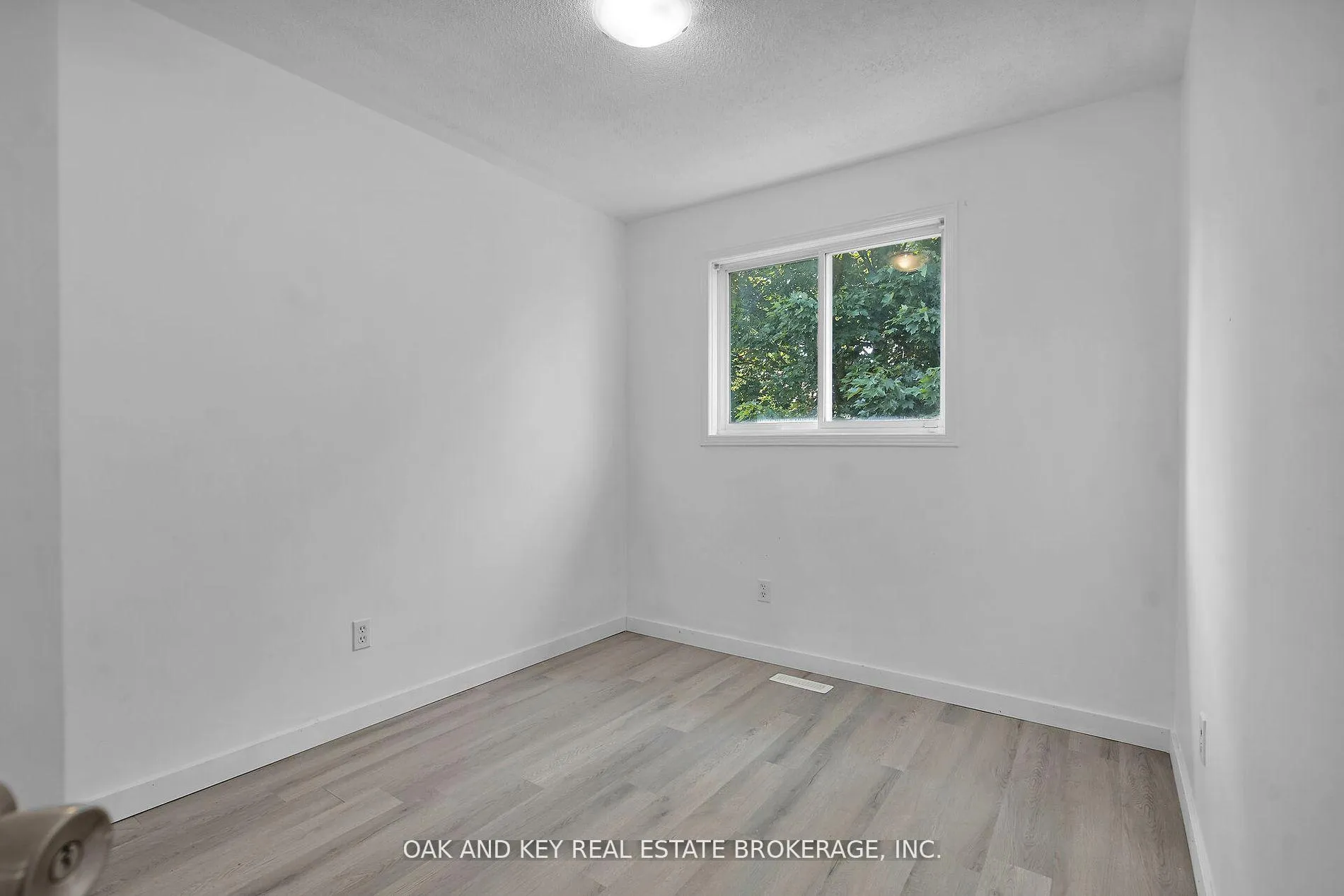 Photo 21 of 330 Fleming Drive, London, East D — HOMEH