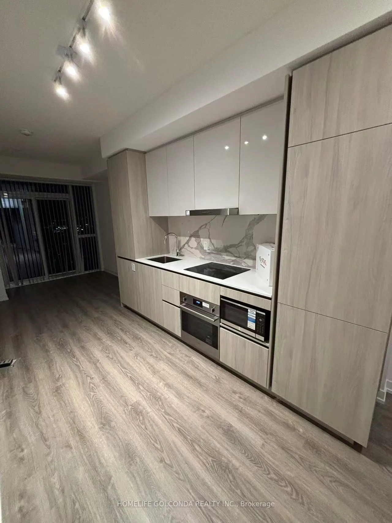 Photo 1 of Unit 2101, 8 interchange Way, Vaughan, Vaughan Corporate Centre — HOMEH